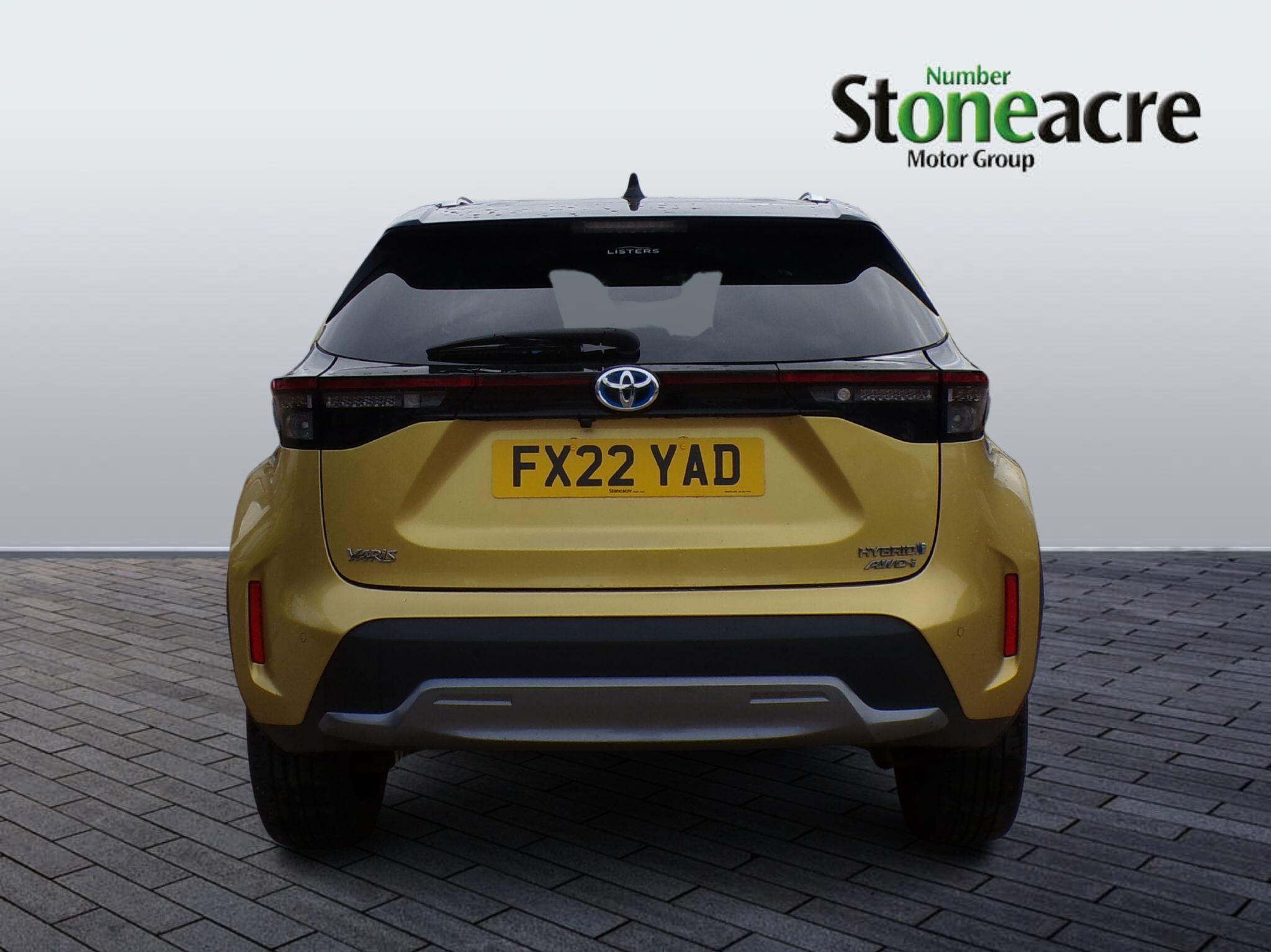 Toyota Yaris Cross 1.5 VVT-h Dynamic SUV 5dr Petrol Hybrid E-CVT AWD Euro 6 (s/s) (116 ps) FX22YAD Image 3