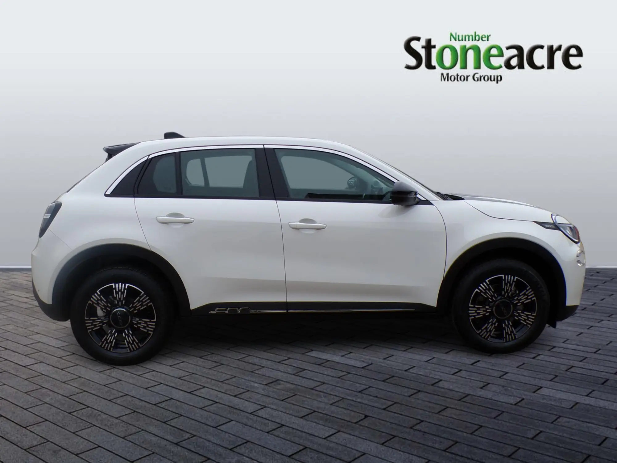 Fiat 600 1.2 MHEV e-DCT Euro 6 (s/s) 5dr FV25DXR Image 2