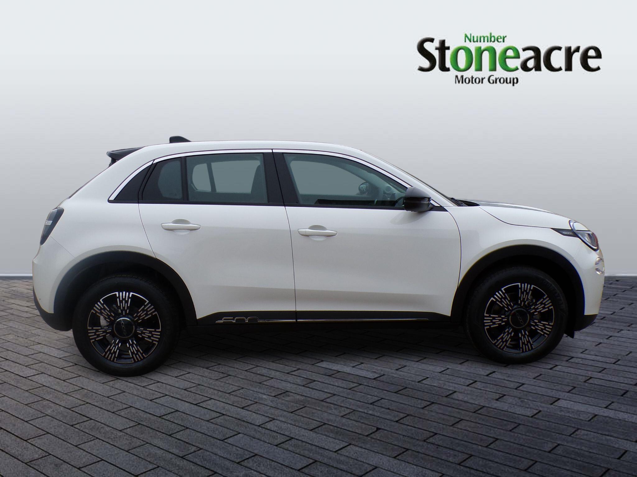 Fiat 600 1.2 MHEV e-DCT Euro 6 (s/s) 5dr FV25DXR Image 2