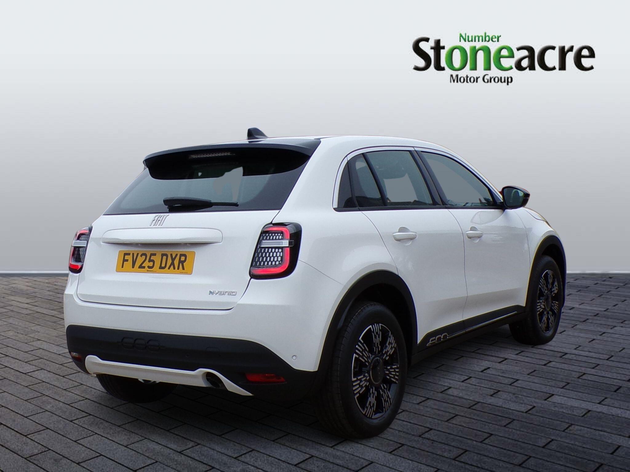 Fiat 600 1.2 MHEV e-DCT Euro 6 (s/s) 5dr FV25DXR Image 3