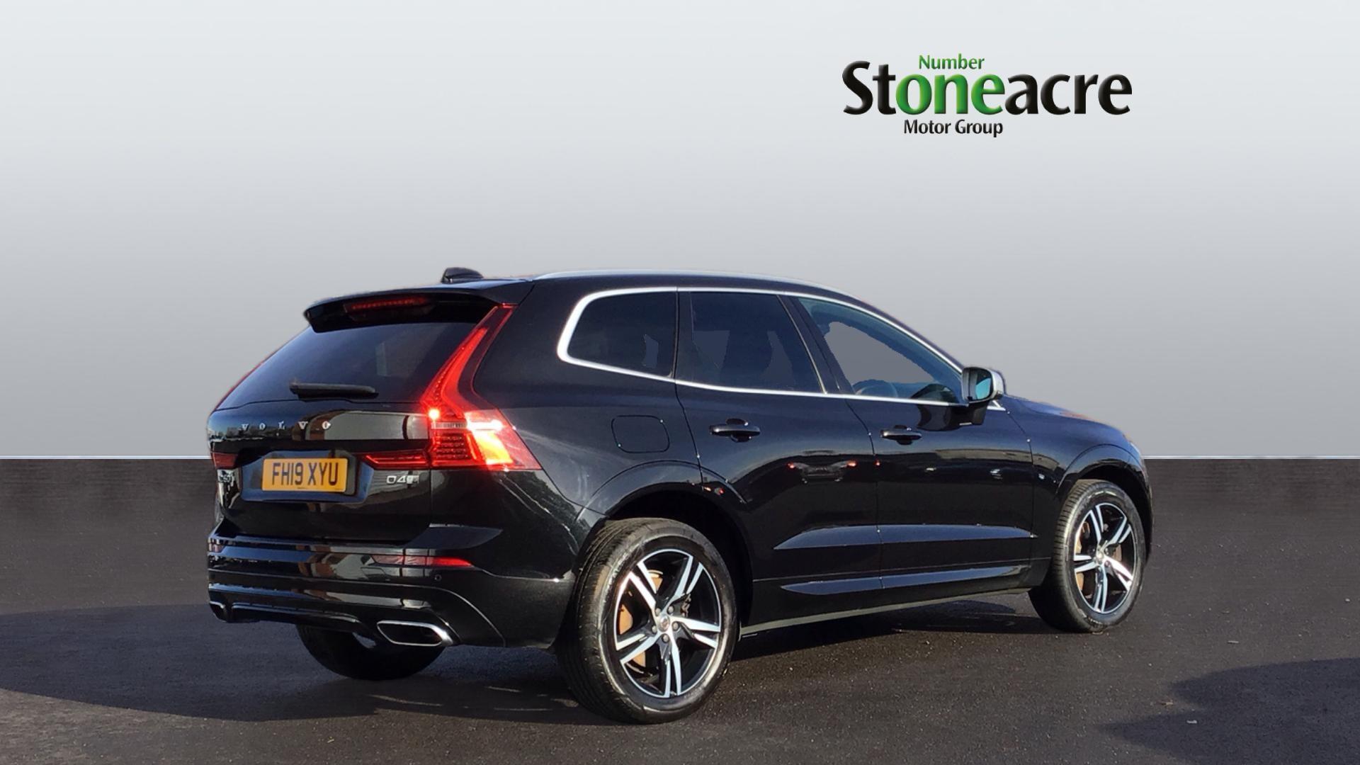 Volvo XC60 2.0 D4 R-Design AWD Euro 6 (s/s) 5dr FH19XYU Image 2