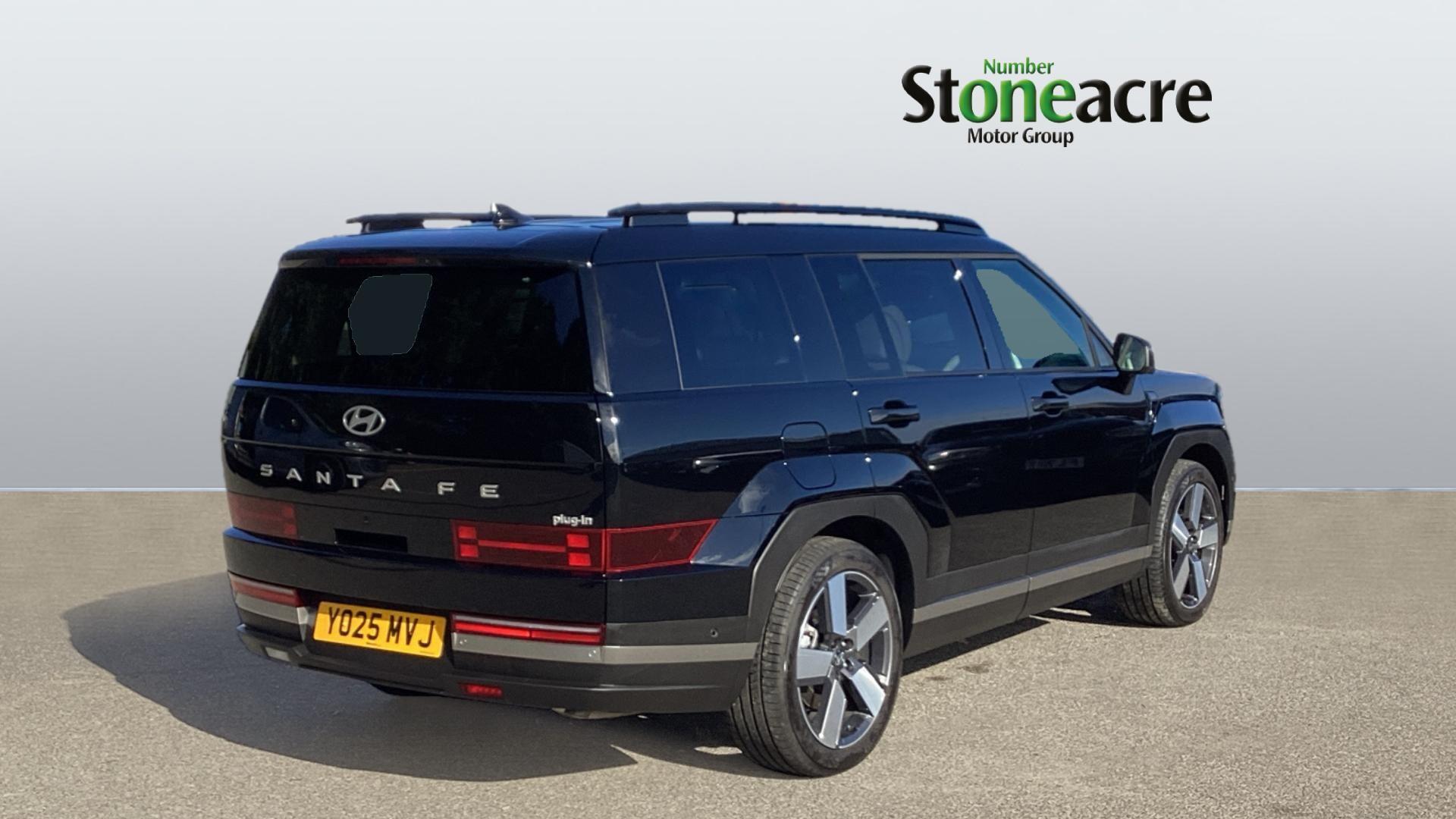 Hyundai SANTA FE Plug-in Hybrid 1.6 T-GDi 13.8kWh Ultimate Auto 4WD Euro 6 (s/s) 5dr YO25MVJ Image 2