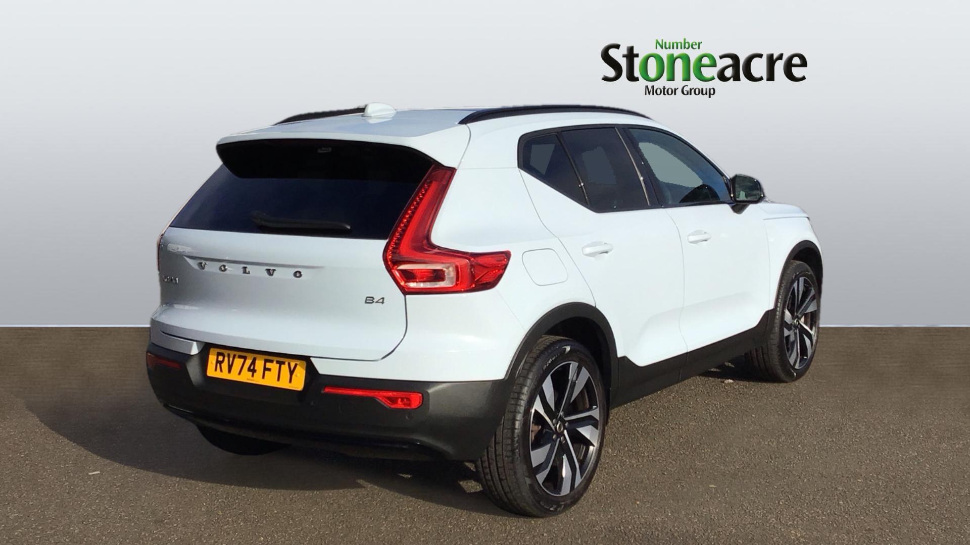 Volvo XC40 Image 2