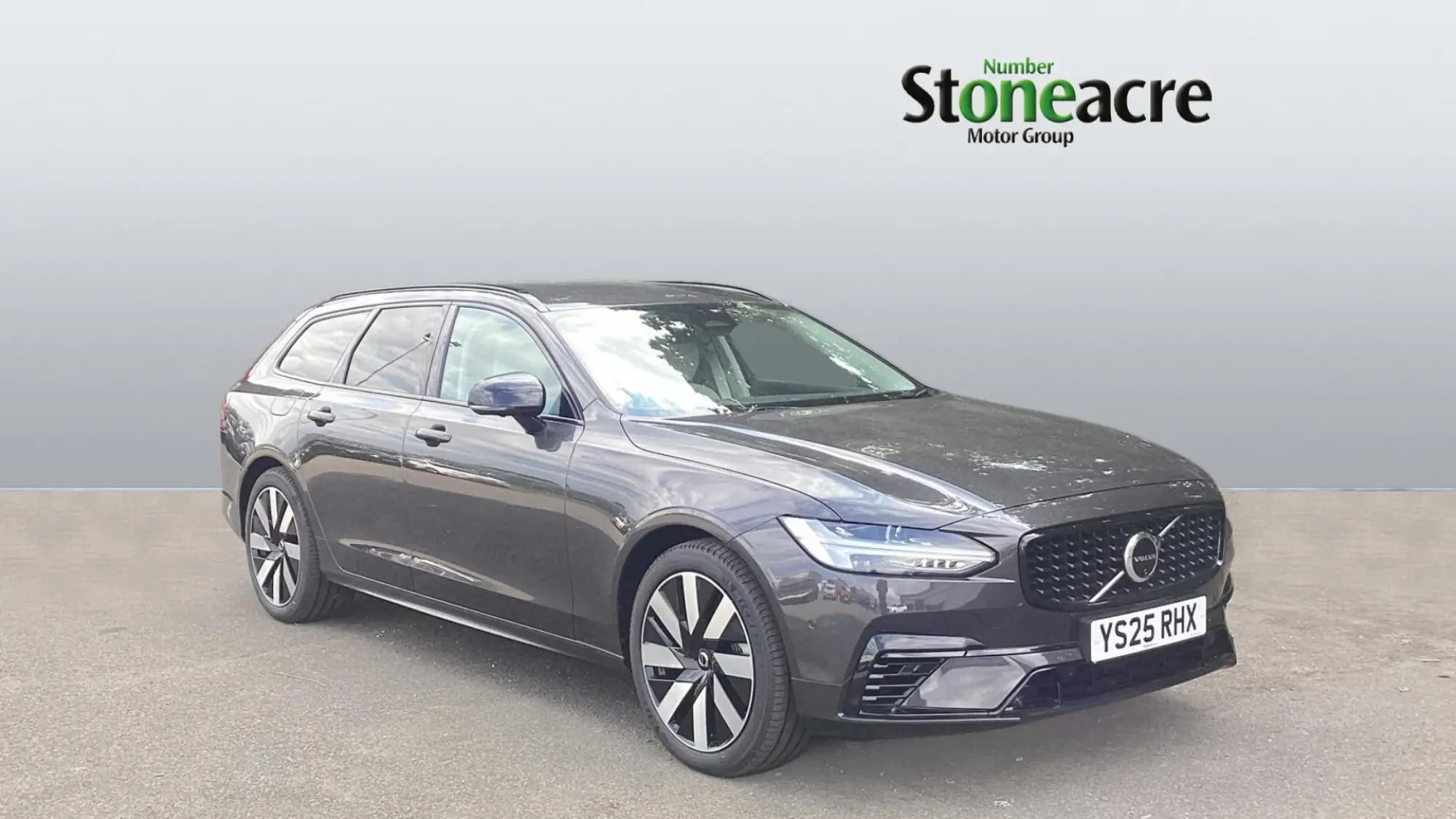 Volvo V90 Plug-In Hybrid 2.0h T6 18.8kWh Plus Auto AWD Euro 6 (s/s) 5dr YS25RHX Image 1