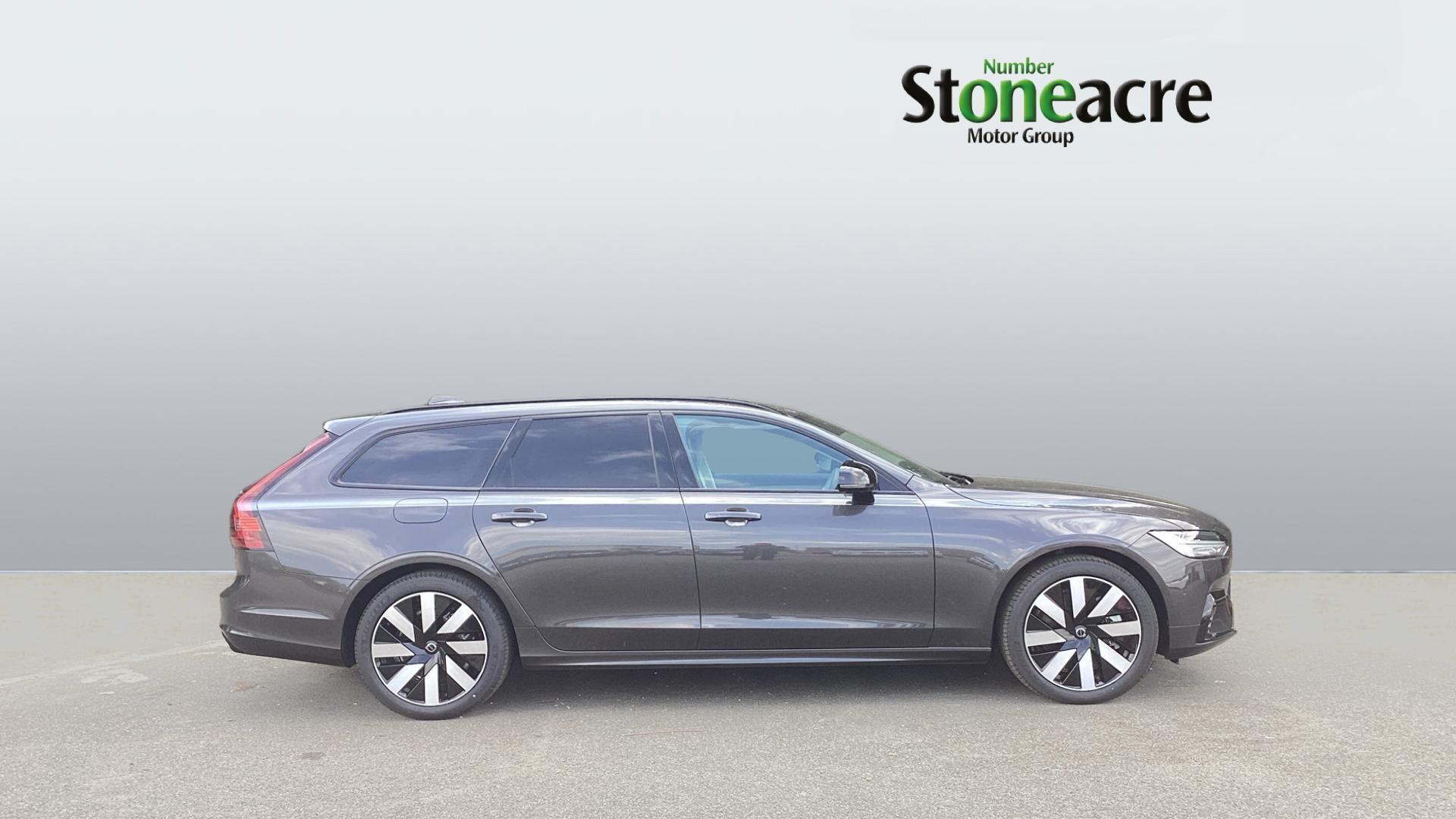 Volvo V90 Plug-In Hybrid 2.0h T6 18.8kWh Plus Auto AWD Euro 6 (s/s) 5dr YS25RHX Image 3