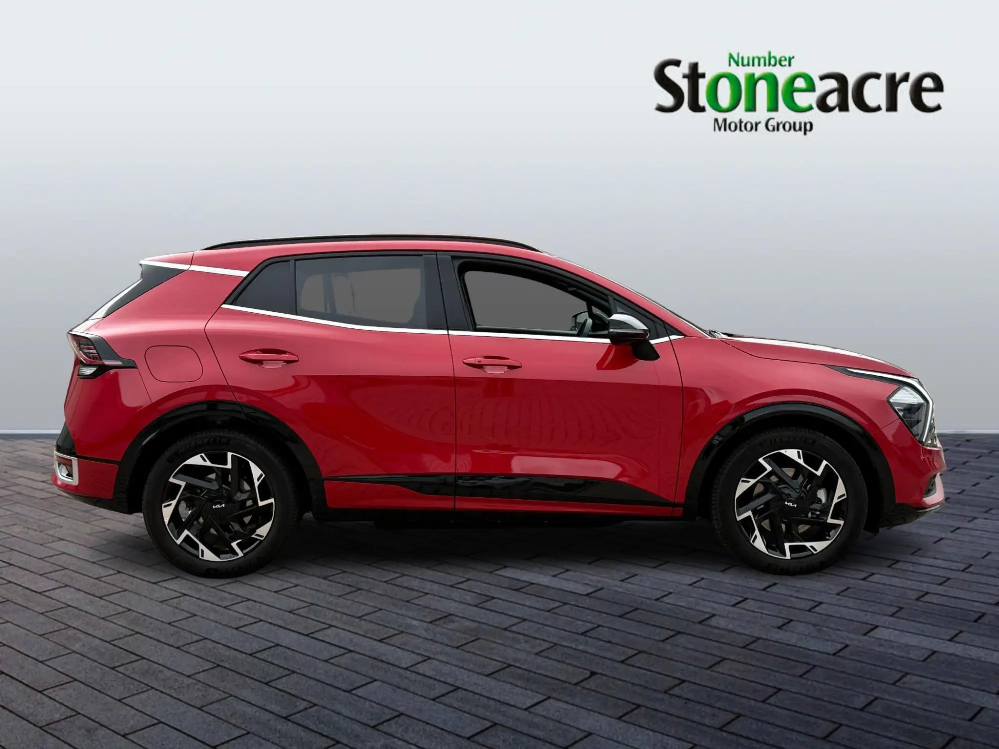 Kia Sportage Plug-In Hybrid 1.6 T-GDi 13.8kWh GT-Line Auto AWD Euro 6 (s/s) 5dr FV25RNA Image 2