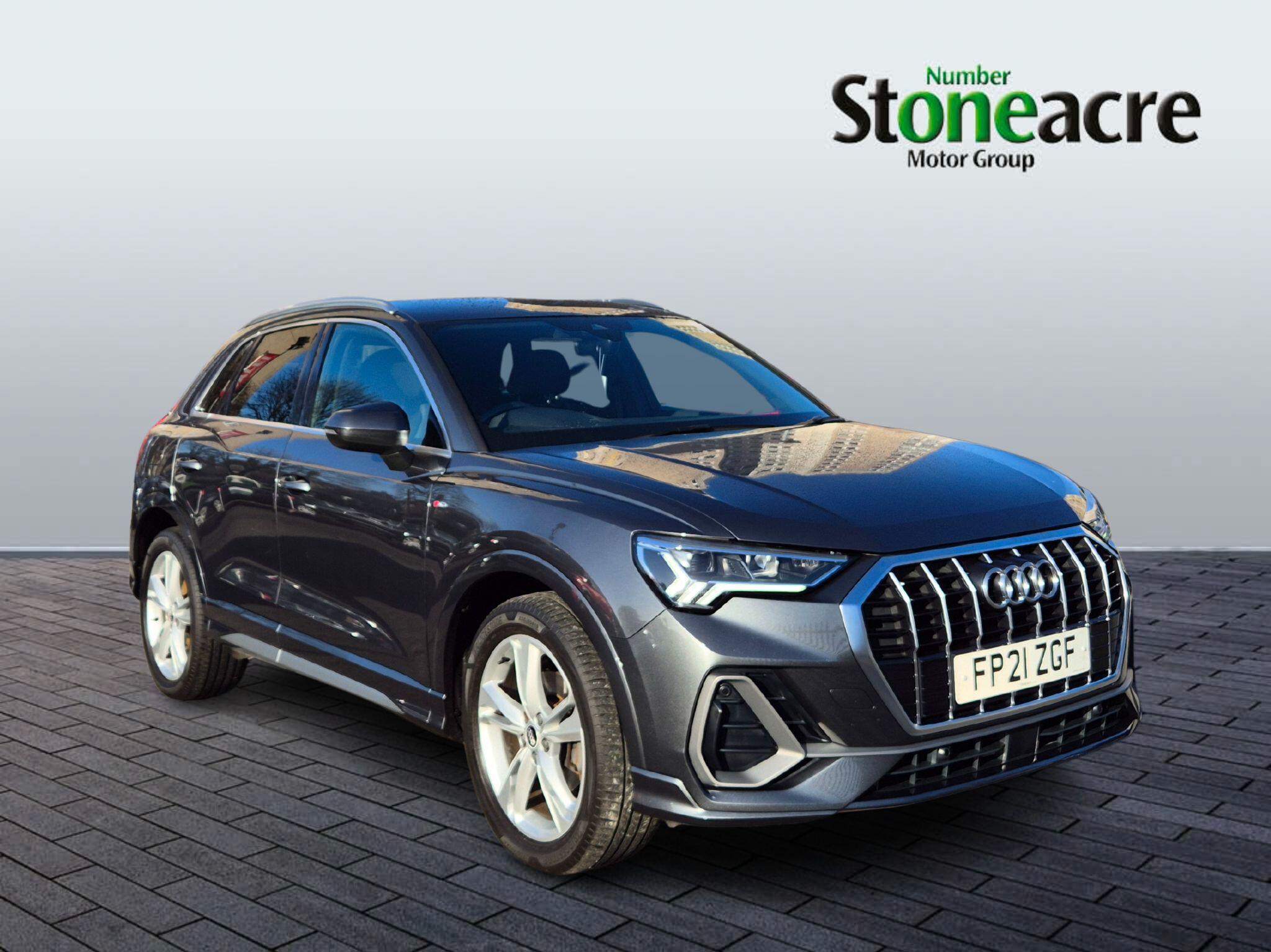 Audi Q3 2.0 TDI 35 S line S Tronic Euro 6 (s/s) 5dr FP21ZGF Image 1