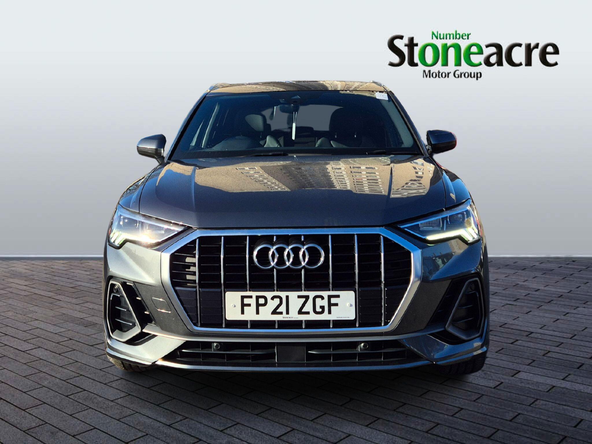 Audi Q3 2.0 TDI 35 S line S Tronic Euro 6 (s/s) 5dr FP21ZGF Image 2