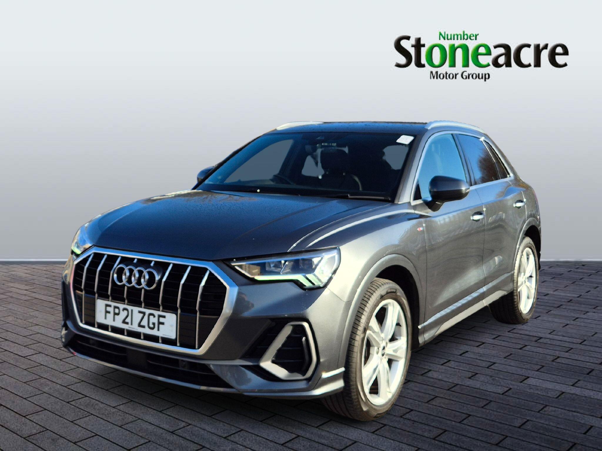 Audi Q3 2.0 TDI 35 S line S Tronic Euro 6 (s/s) 5dr FP21ZGF Image 3