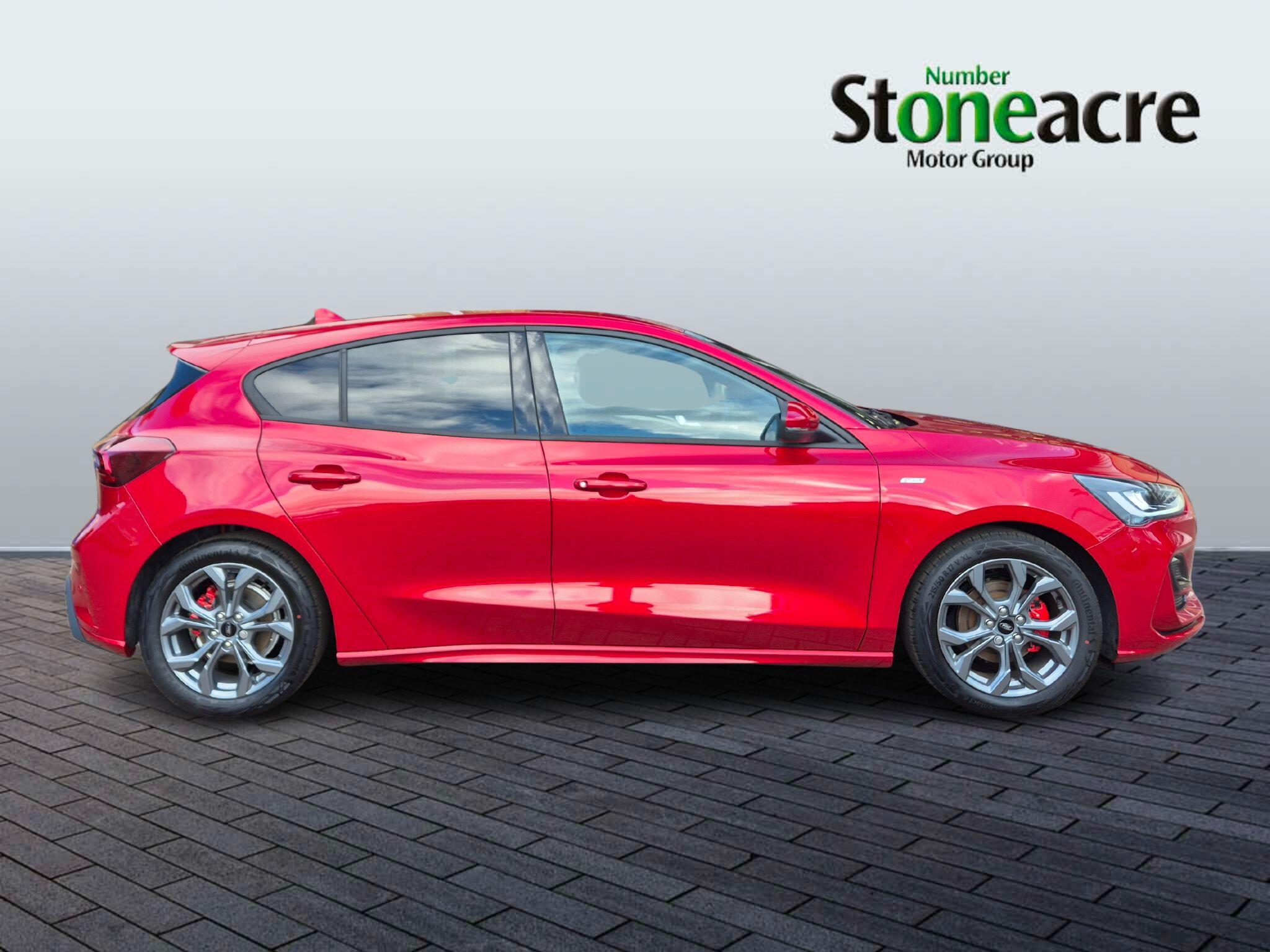 Ford Focus 1.0T EcoBoost MHEV ST-Line Euro 6 (s/s) 5dr YJ75KSK Image 2