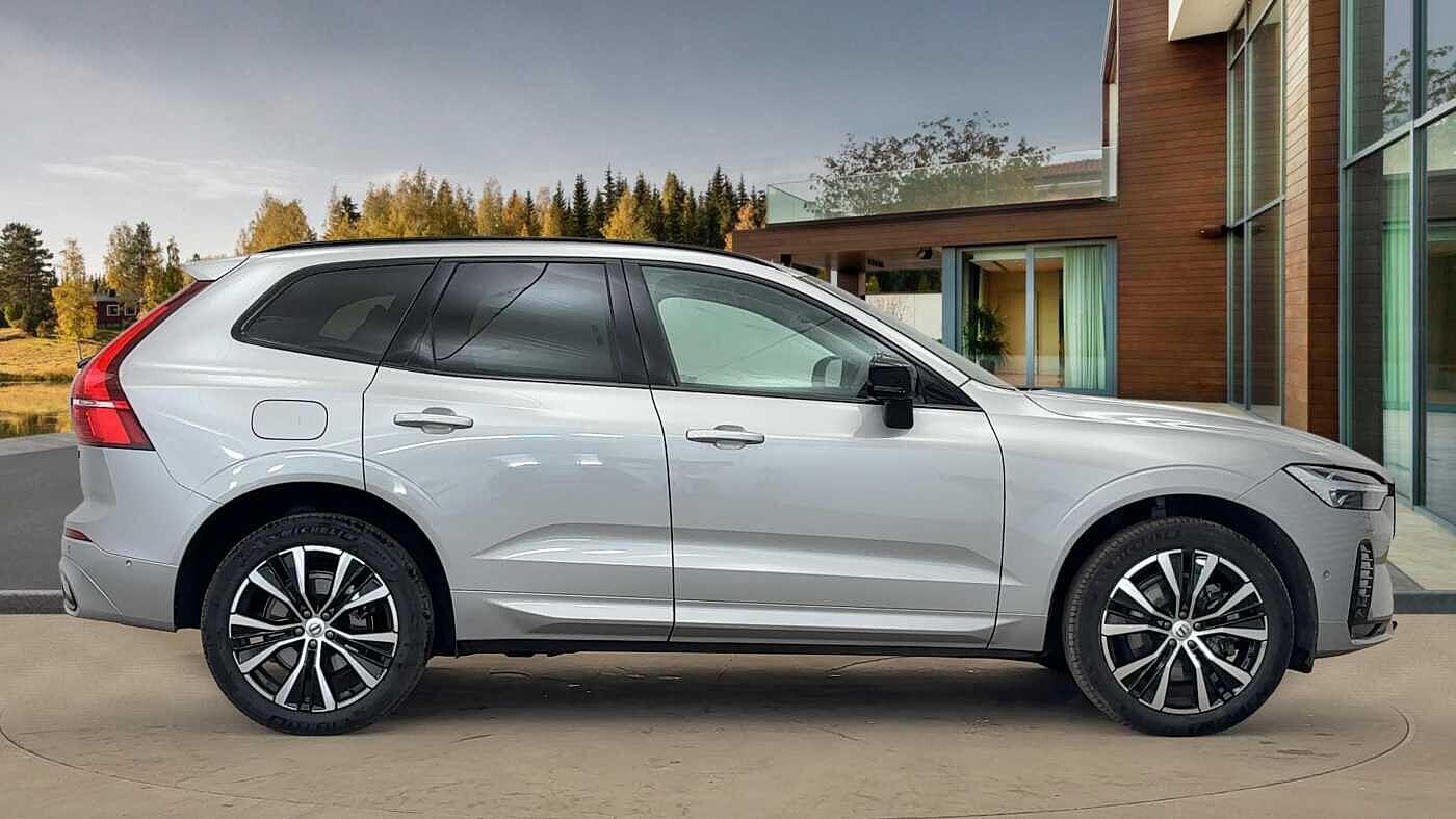 Volvo XC60 2.0 B5 MHEV Ultra Dark Auto AWD Euro 6 (s/s) 5dr LG25MVR Image 2