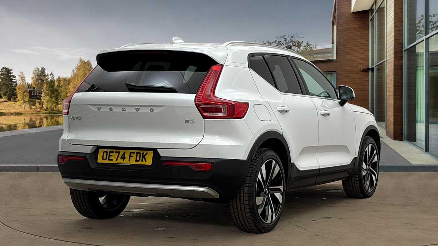 Volvo XC40 2.0 B3 MHEV Ultra Bright DCT Auto Euro 6 (s/s) 5dr OE74FDK Image 3