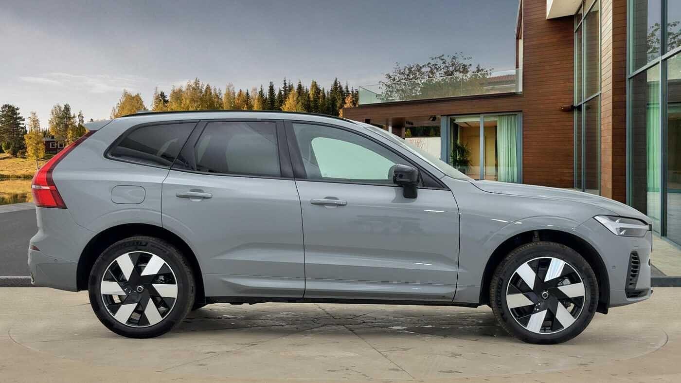 Volvo XC60 2.0h T8 18.8kWh Ultra Dark Auto AWD Euro 6 (s/s) 5dr FL25KXR Image 2
