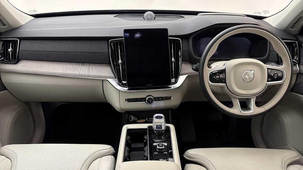 Volvo XC90 2.0 B5 MHEV Ultra Bright Auto 4WD Euro 6 (s/s) 5dr NL75RZH Image 3