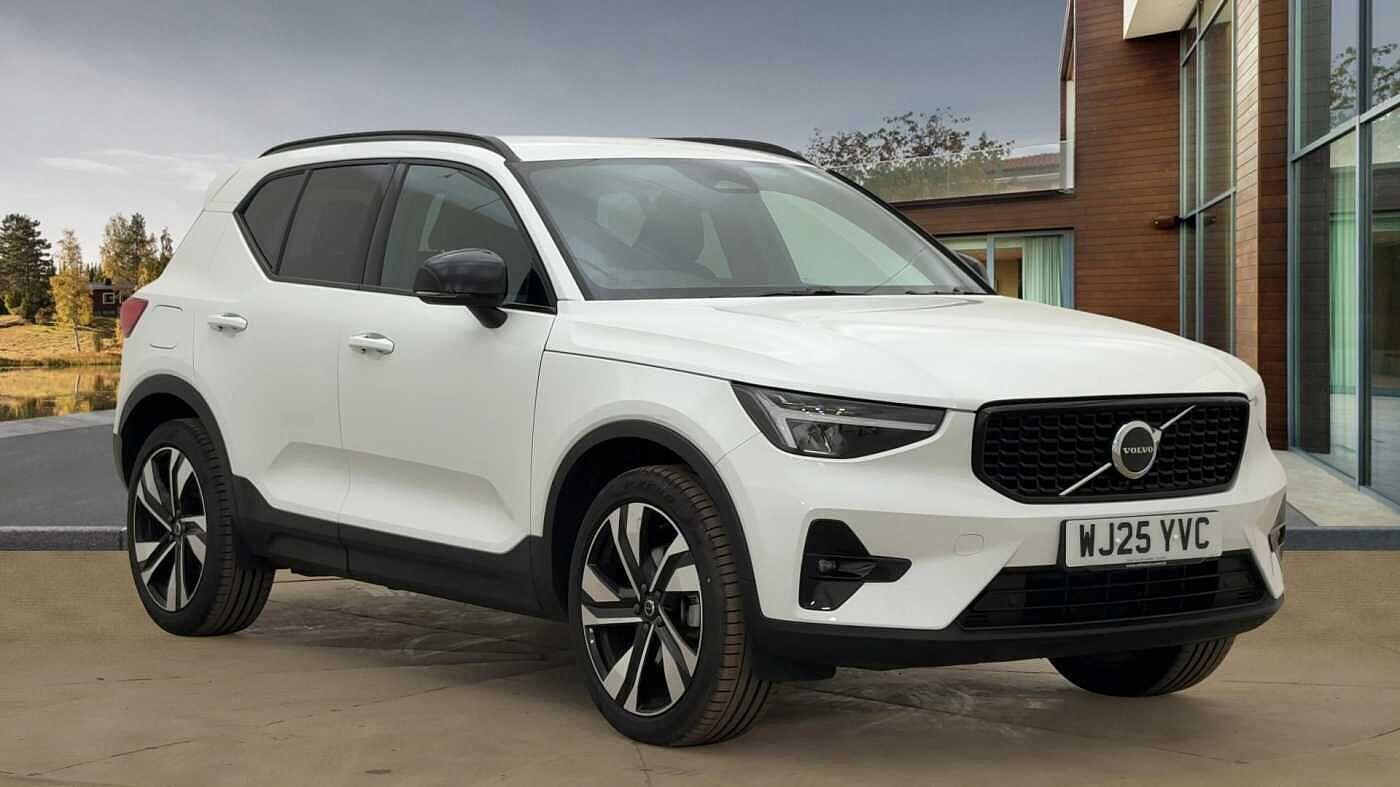 Volvo XC40 2.0 B3P Plus Dark 5dr Auto WJ25YVC Image 1
