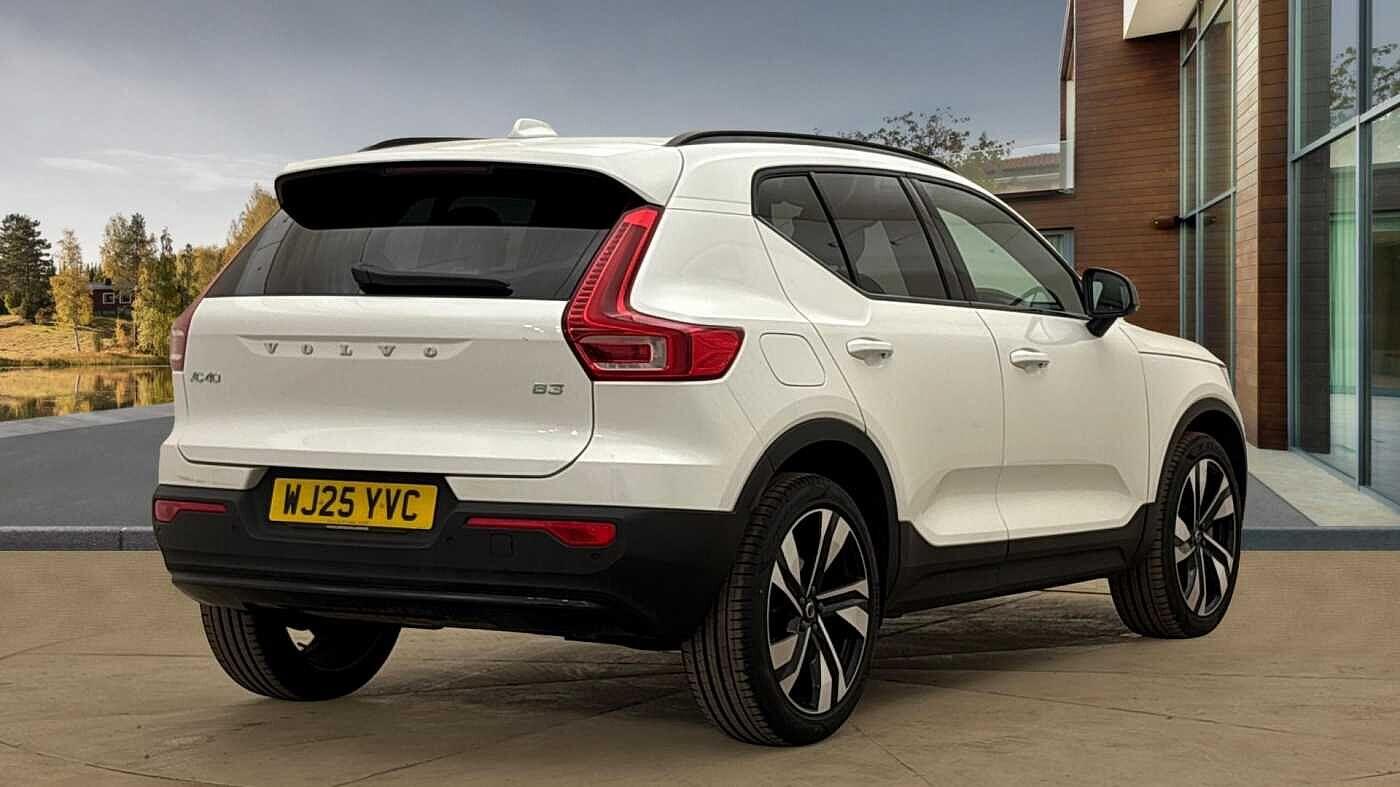 Volvo XC40 2.0 B3P Plus Dark 5dr Auto WJ25YVC Image 3