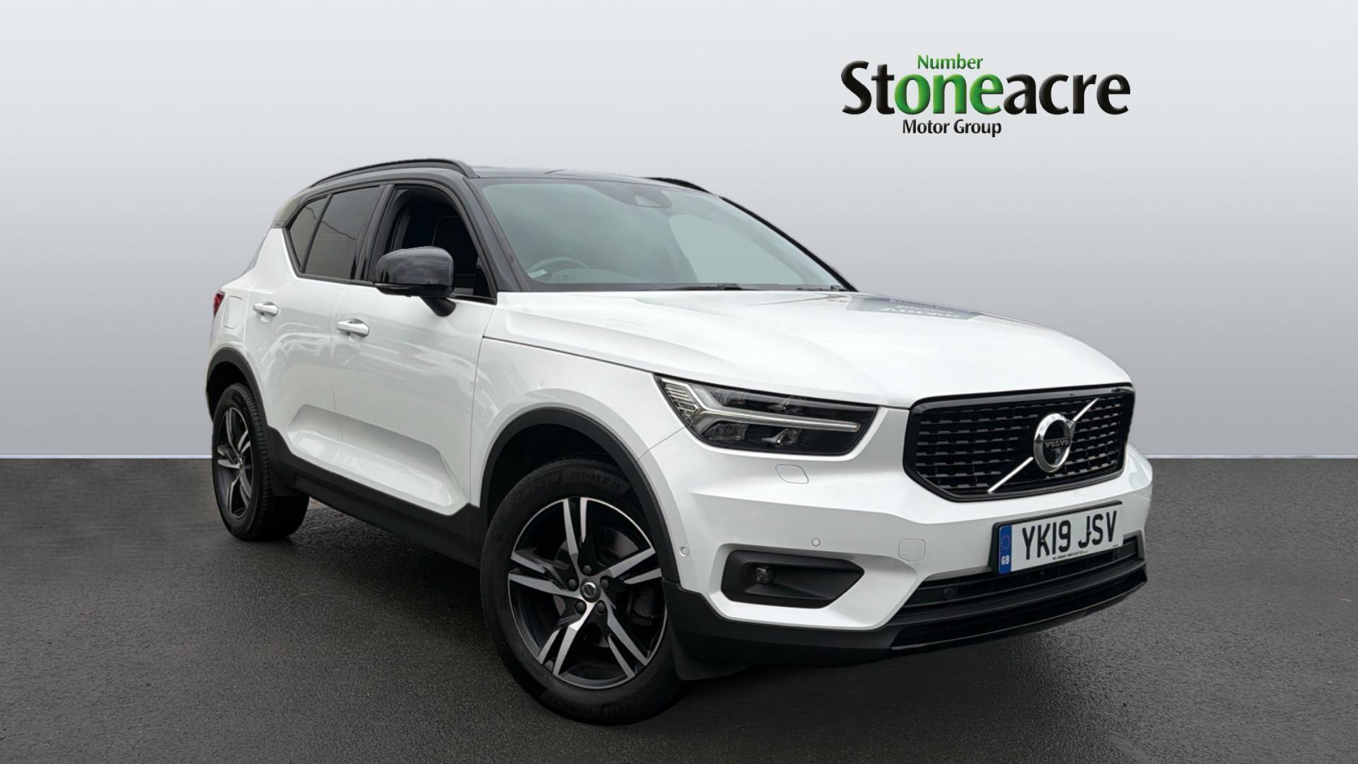 Volvo XC40 2.0 T4 R-Design Auto AWD Euro 6 (s/s) 5dr YK19JSV Image 1
