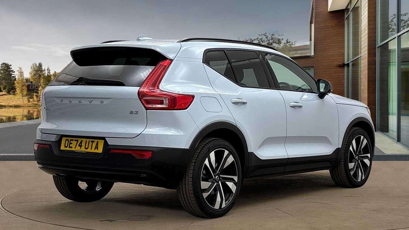 Volvo XC40 2.0 B3 MHEV Ultra Dark DCT Auto Euro 6 (s/s) 5dr OE74UTA Image 3