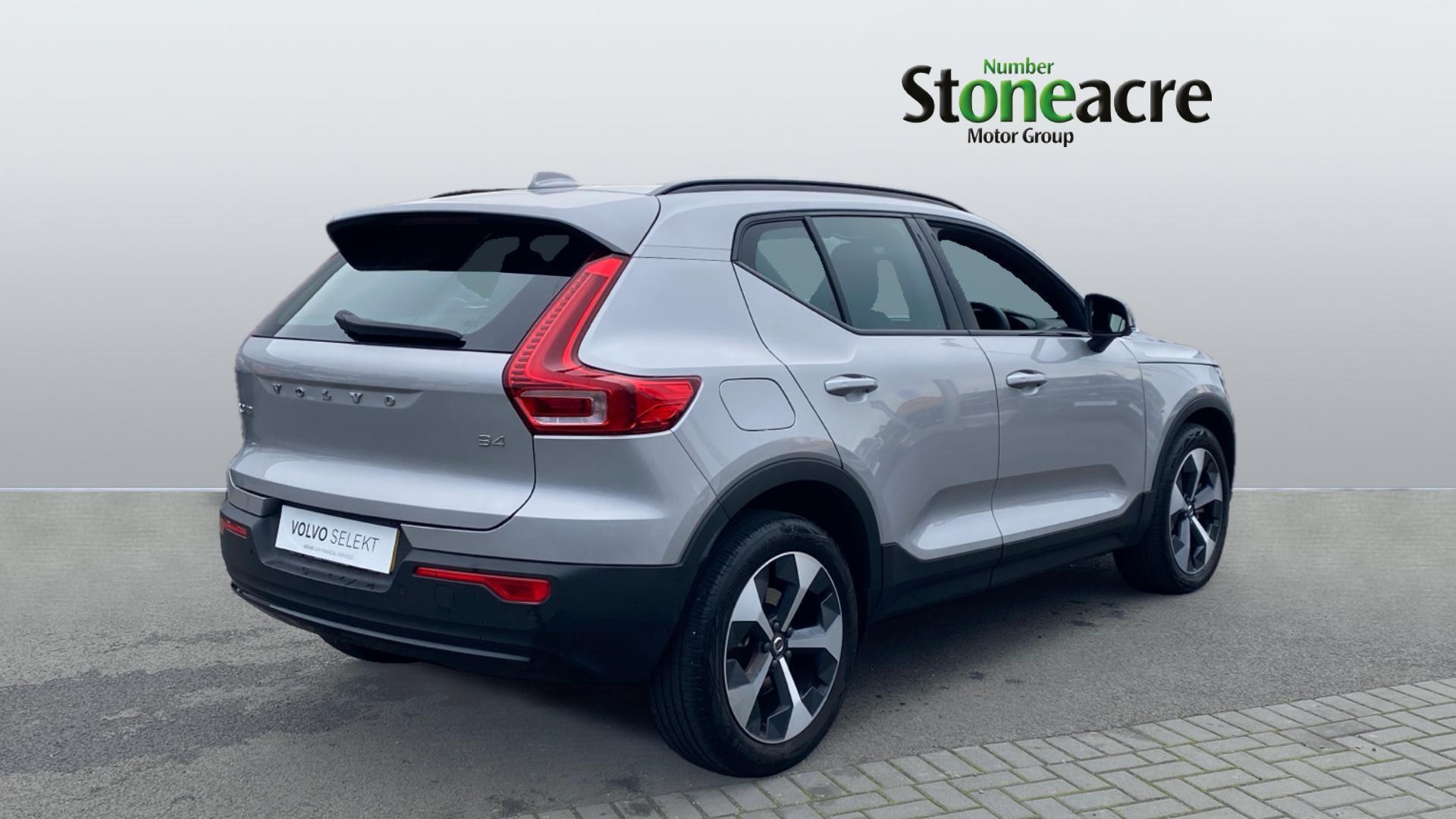 Volvo XC40 Image 2