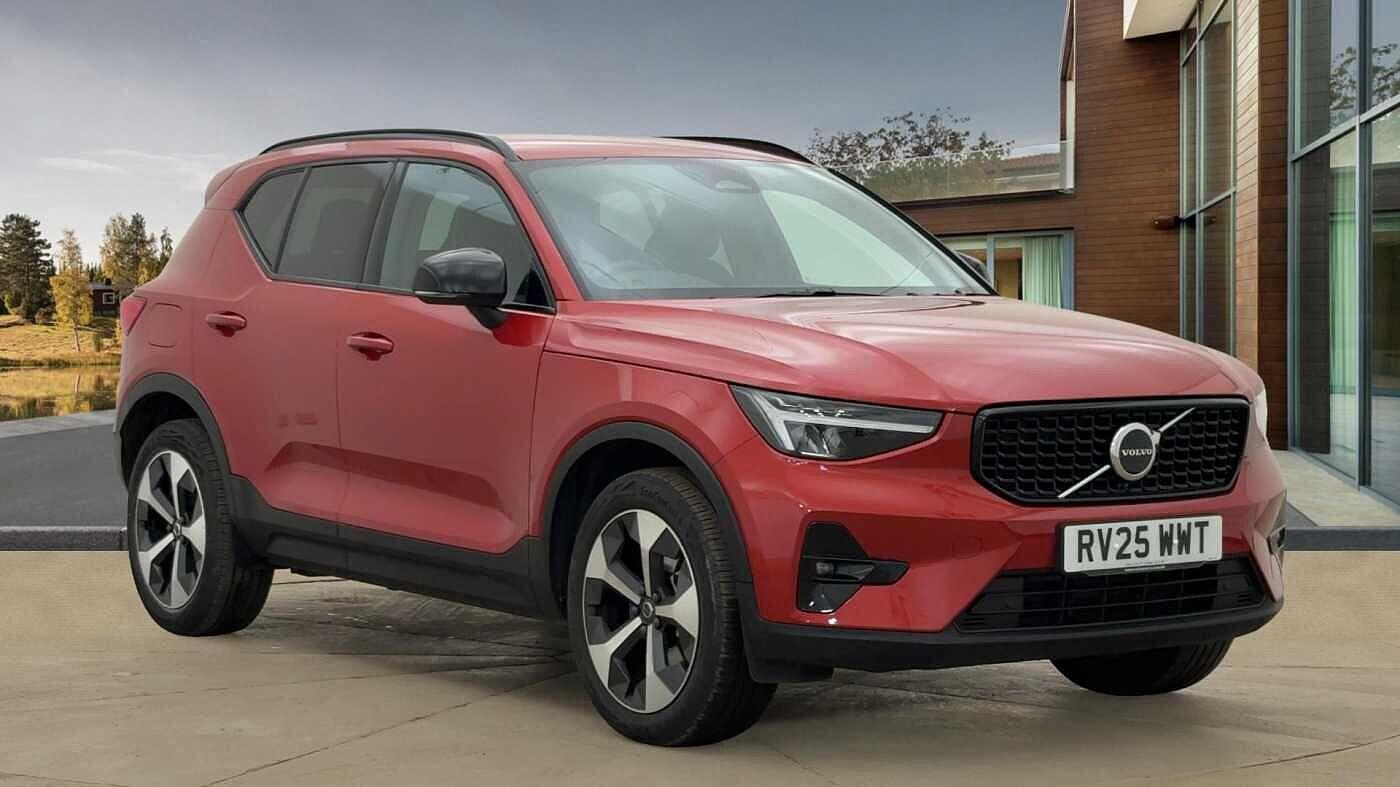 Volvo XC40 2.0 B4P Plus Dark 5dr Auto RV25WWT Image 1