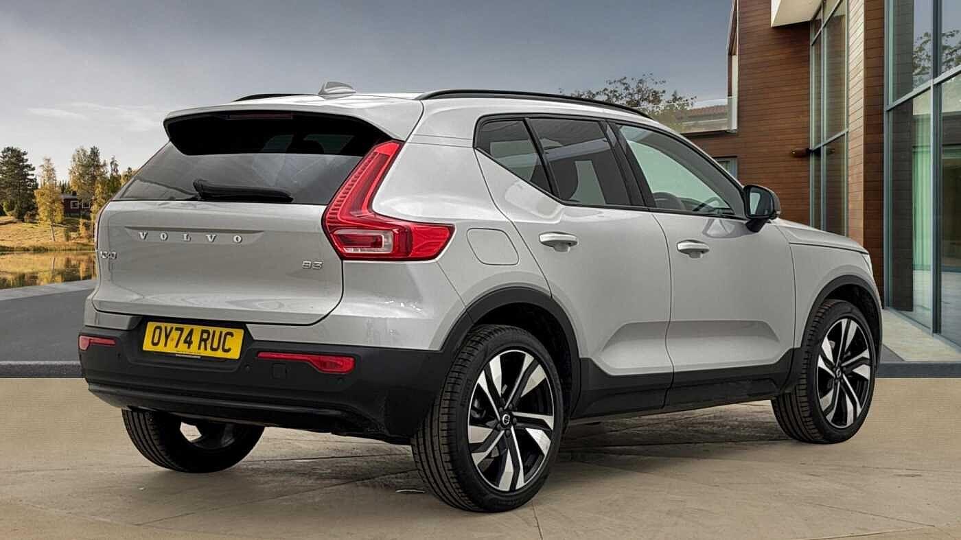 Volvo XC40 2.0 B3 MHEV Ultra Dark DCT Auto Euro 6 (s/s) 5dr OY74RUC Image 3