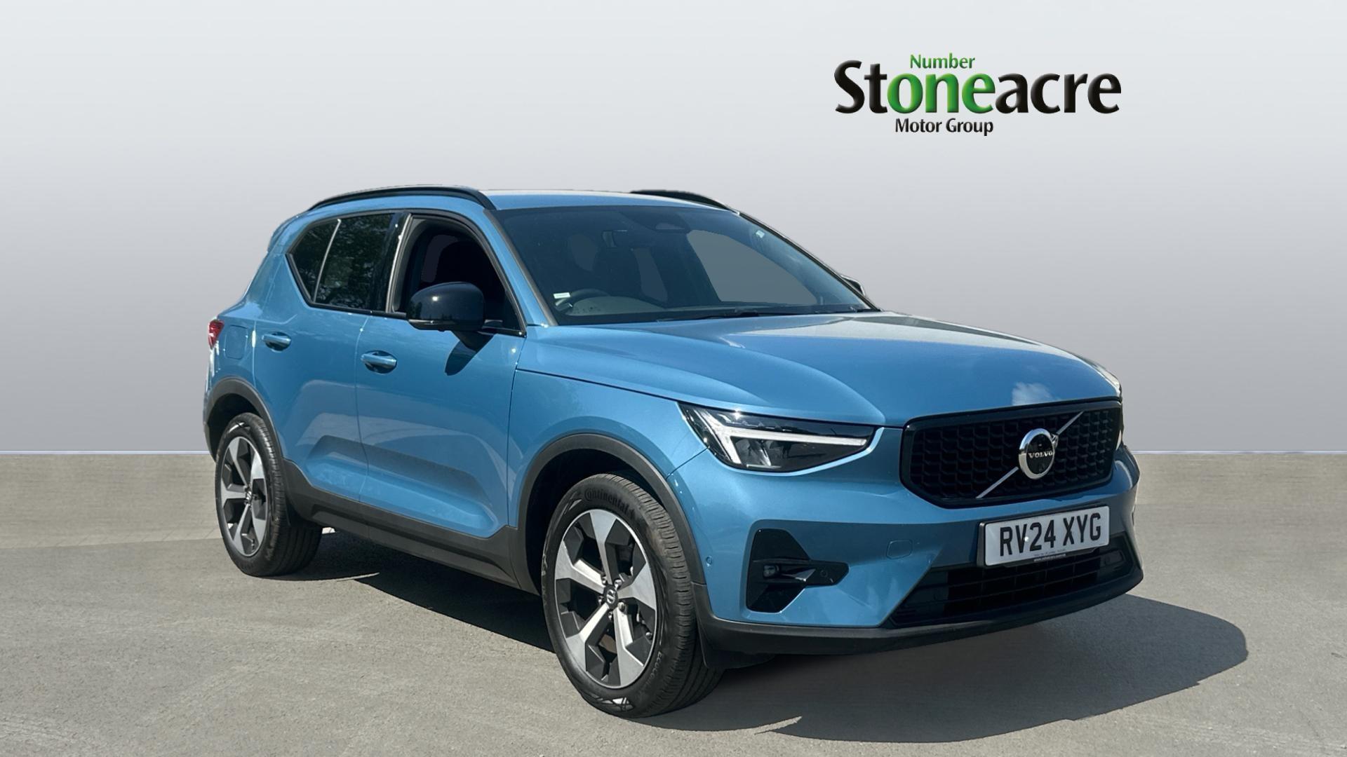 Volvo XC40 2.0 B4P Plus Dark 5dr Auto RV24XYG Image 1