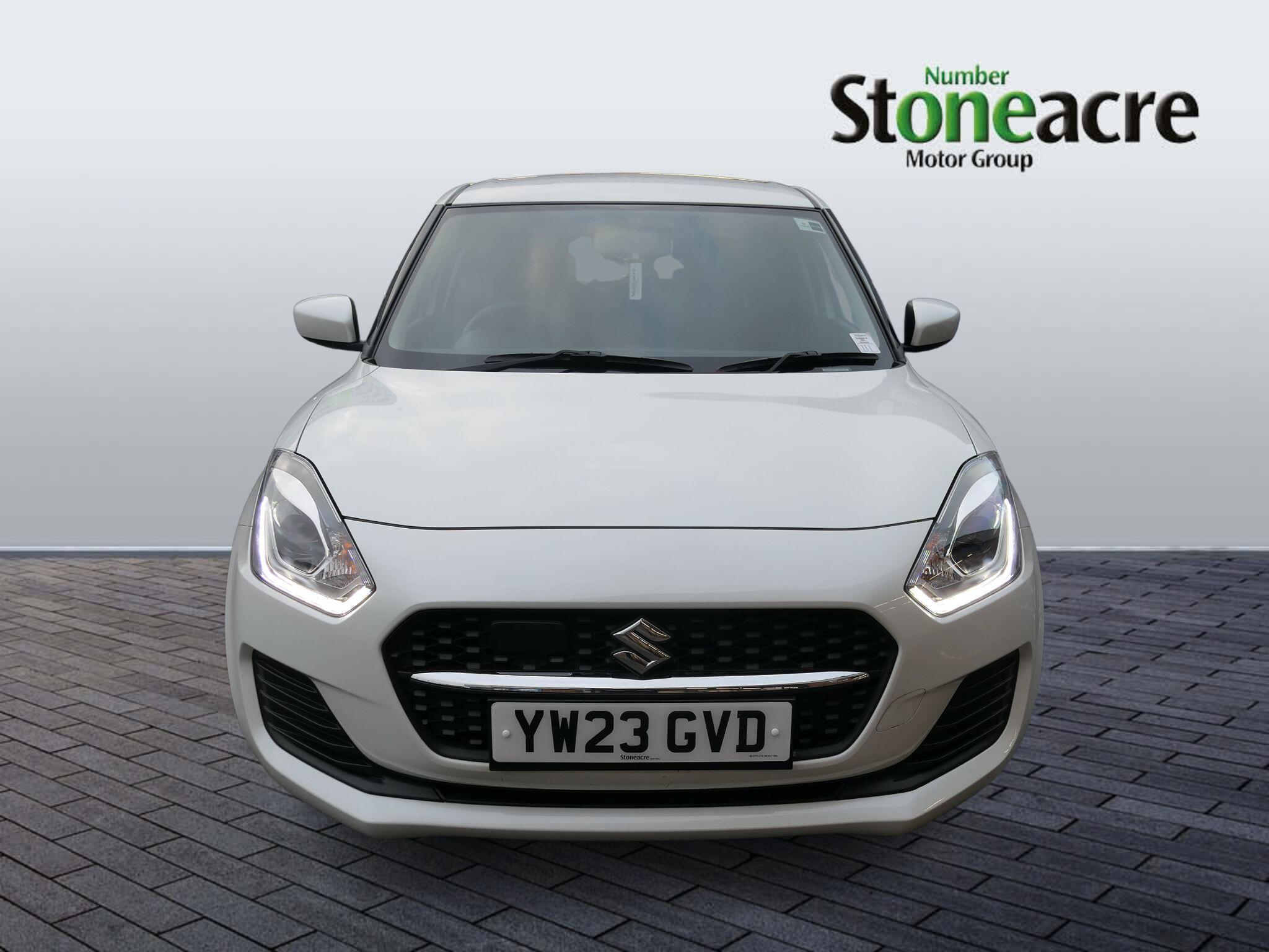 Suzuki Swift 1.2 Dualjet 83 12V Hybrid SZ-L 5dr YW23GVD Image 2