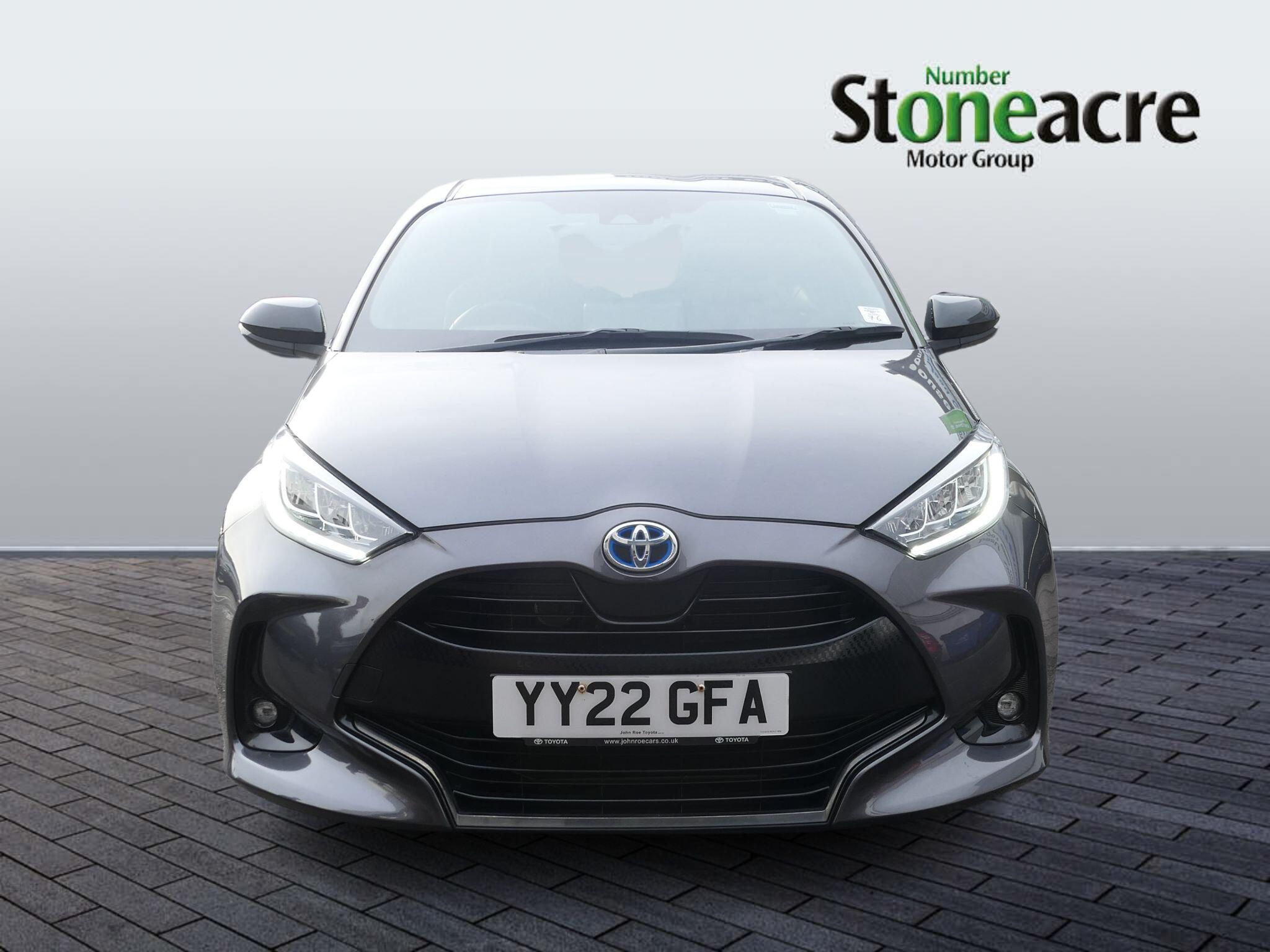 Toyota Yaris 1.5 Hybrid Dynamic 5dr CVT YY22GFA Image 2