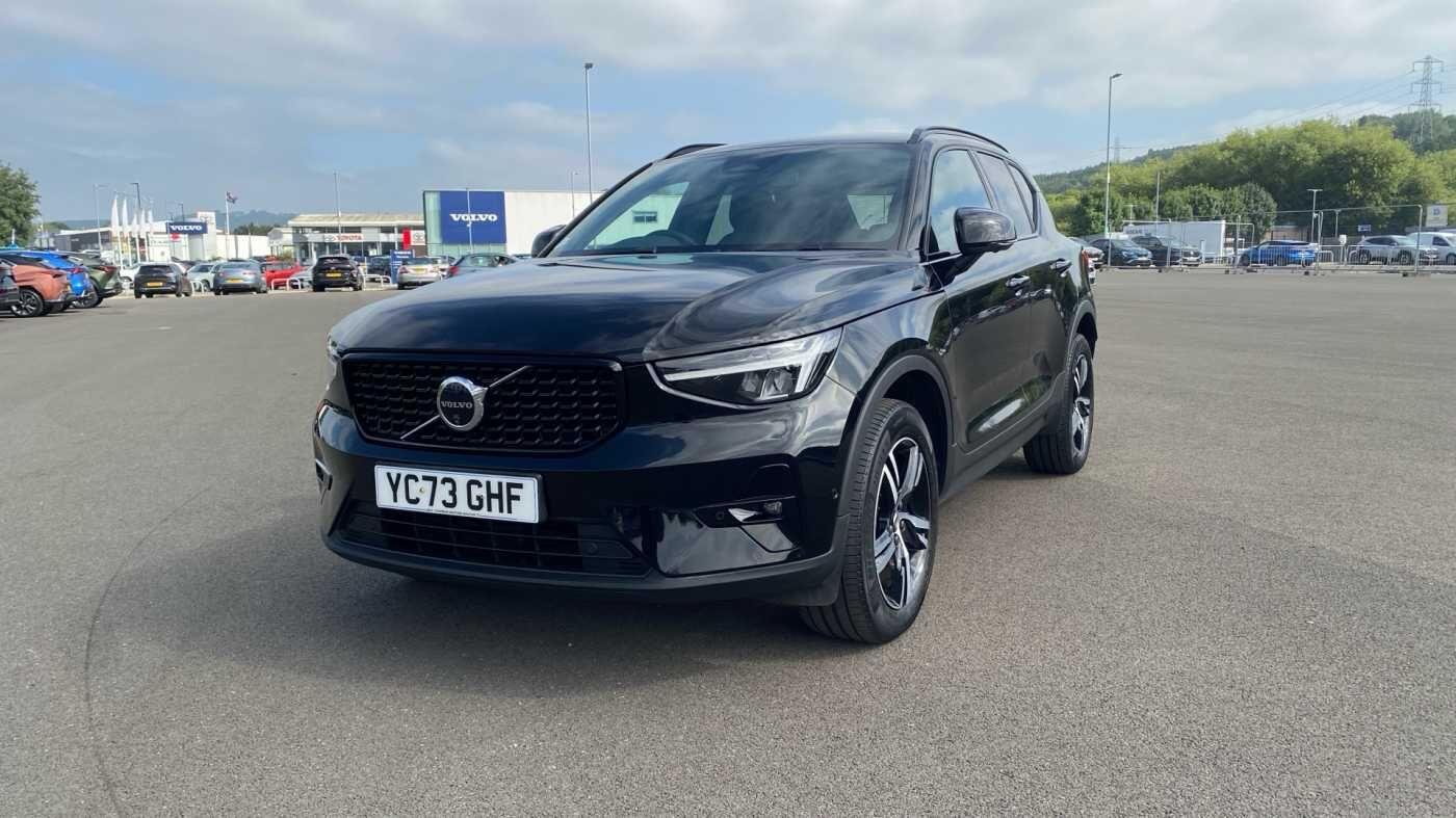 Volvo XC40 2.0 B3P Plus Dark 5dr Auto YC73GHF Image 3
