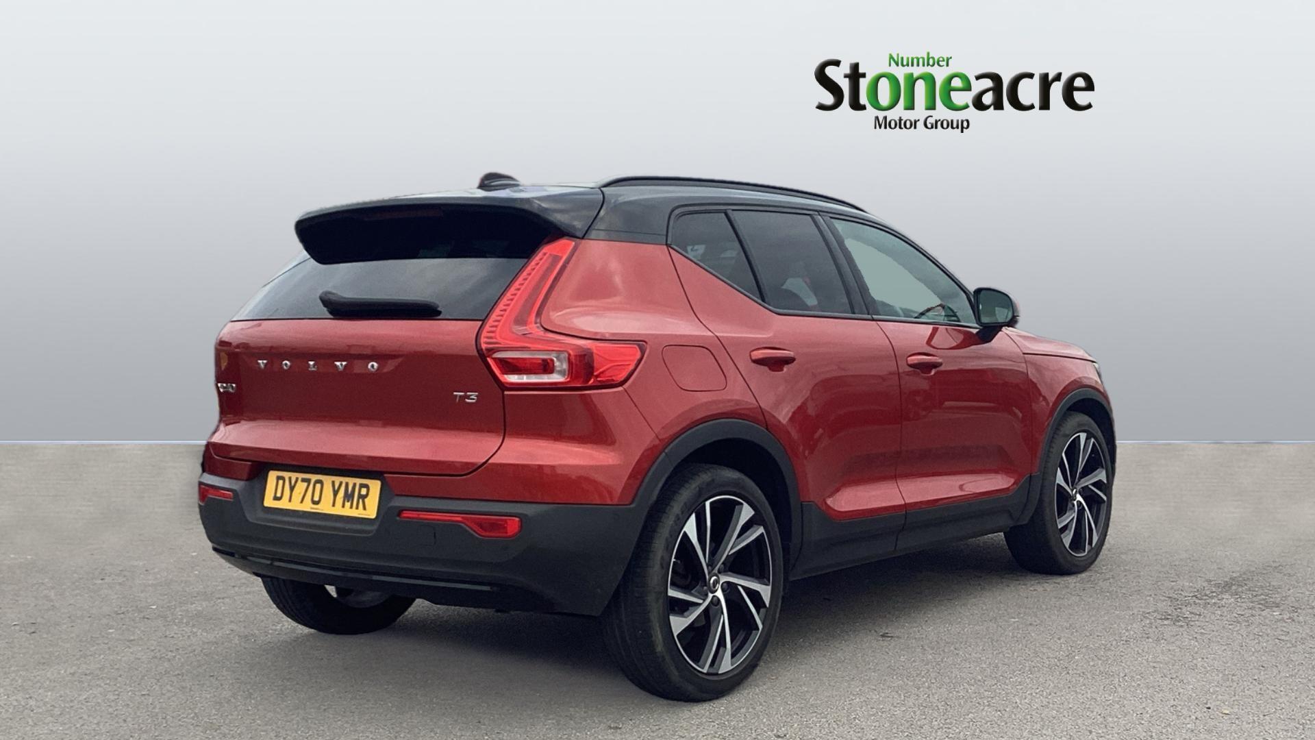 Volvo XC40 Image 2