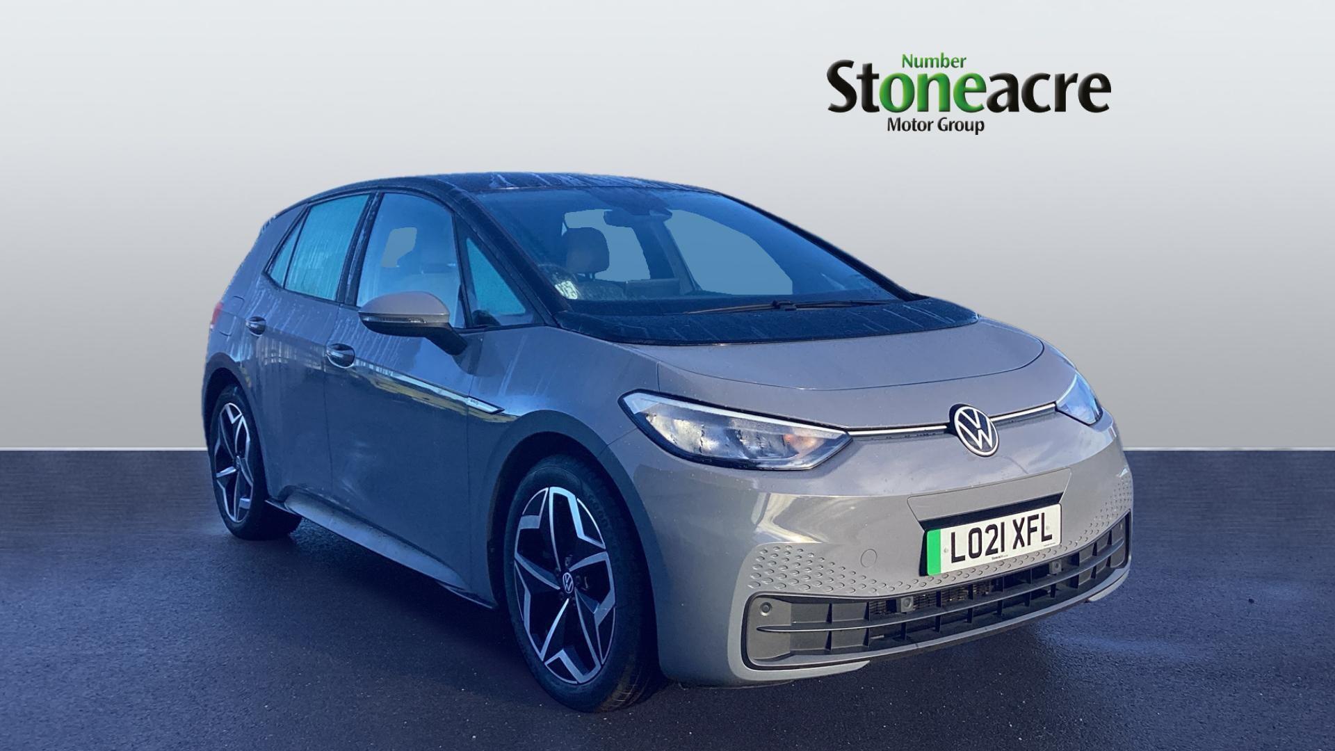 Volkswagen ID.3 Pro Performance 58kWh Life Auto 5dr LO21XFL Image 1