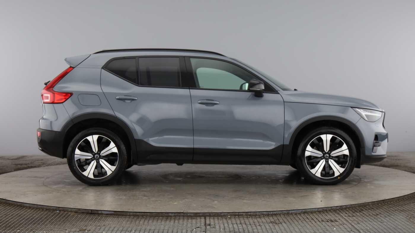 Volvo XC40 Recharge 1.5h T5 Recharge 10.7kWh Ultimate Dark SUV 5dr Petrol Plug-in Hybrid Auto Euro 6 (s/s) (262 ps) PO72DWN Image 2