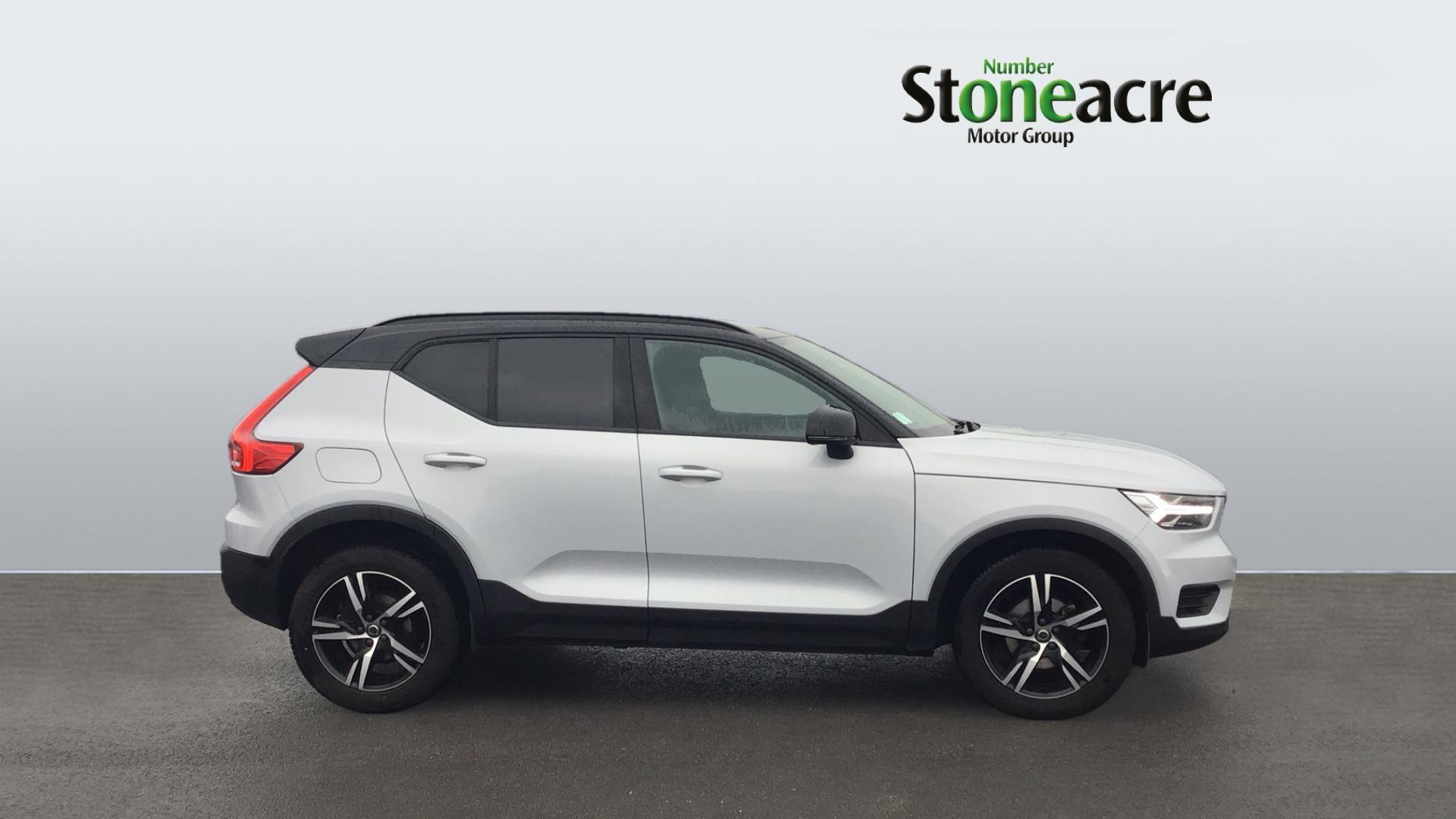 Volvo XC40 R-Design T3 (163 hp) Auto FX71MWC Image 3