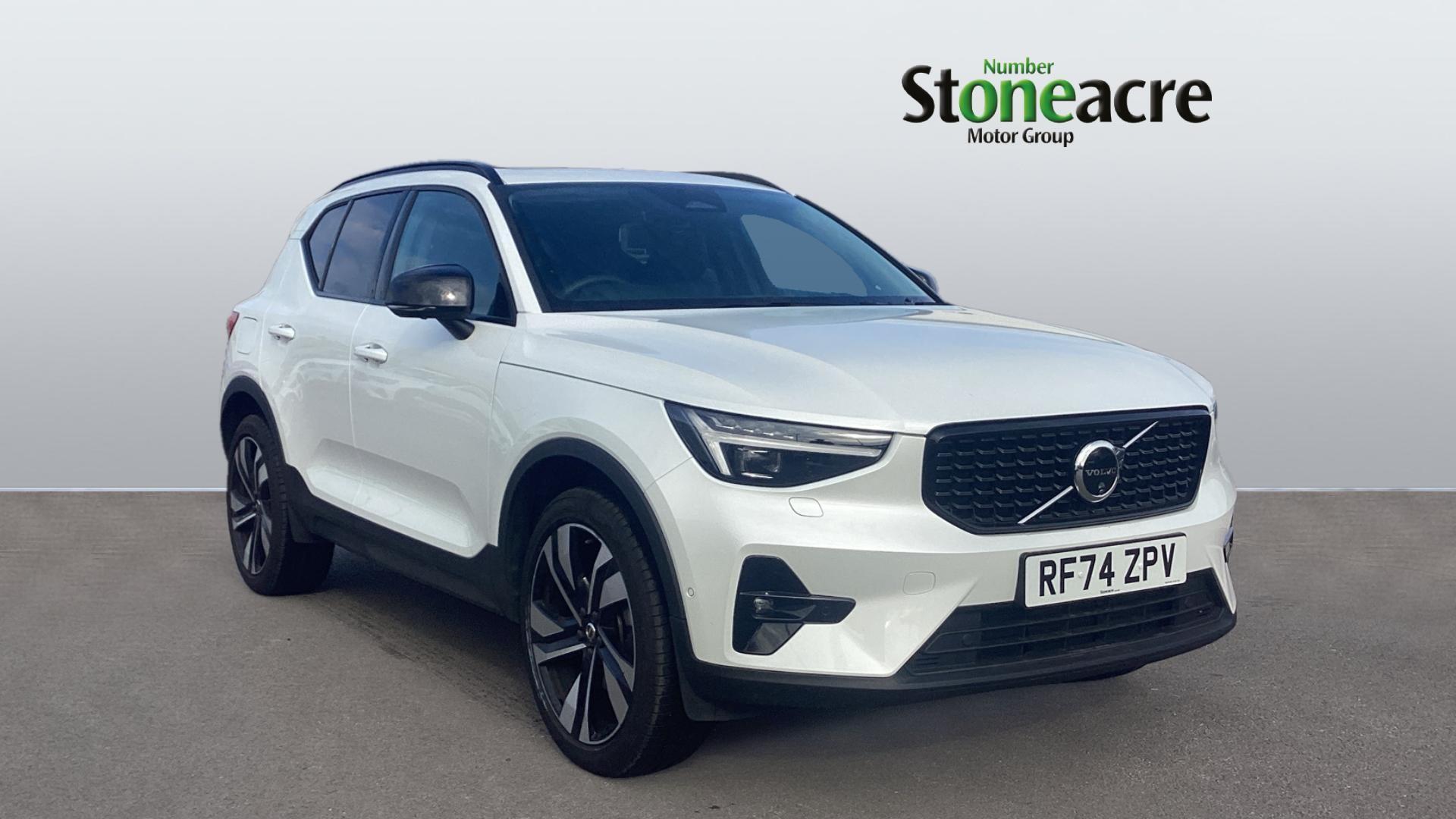 Volvo XC40 2.0 B4 MHEV Ultra Dark DCT Auto Euro 6 (s/s) 5dr RF74ZPV Image 1