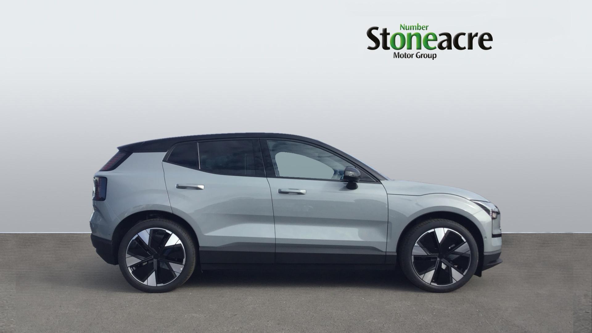 Volvo EX30 Single Motor Extended Range 69kWh Ultra Auto 5dr FY75HAO Image 3