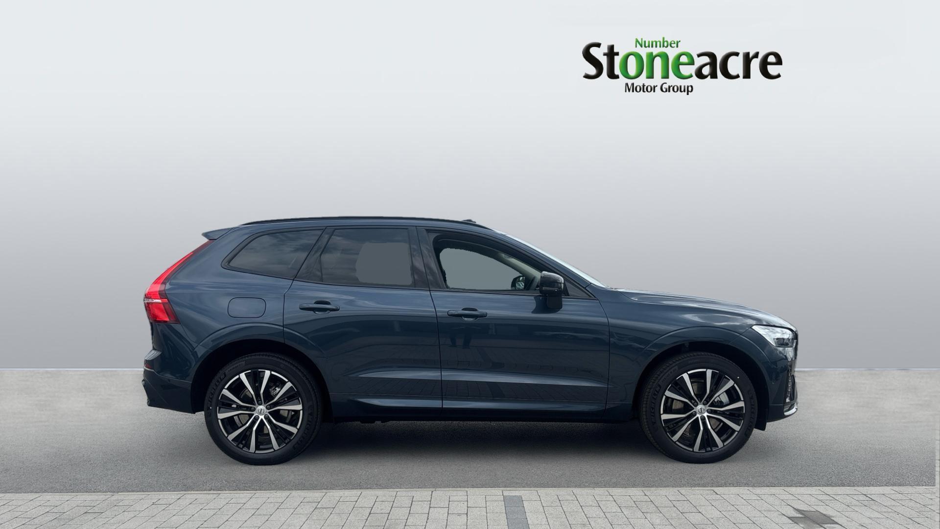 Volvo XC60 2.0 B5 MHEV Ultra Dark Auto AWD Euro 6 (s/s) 5dr FY25XDP Image 3