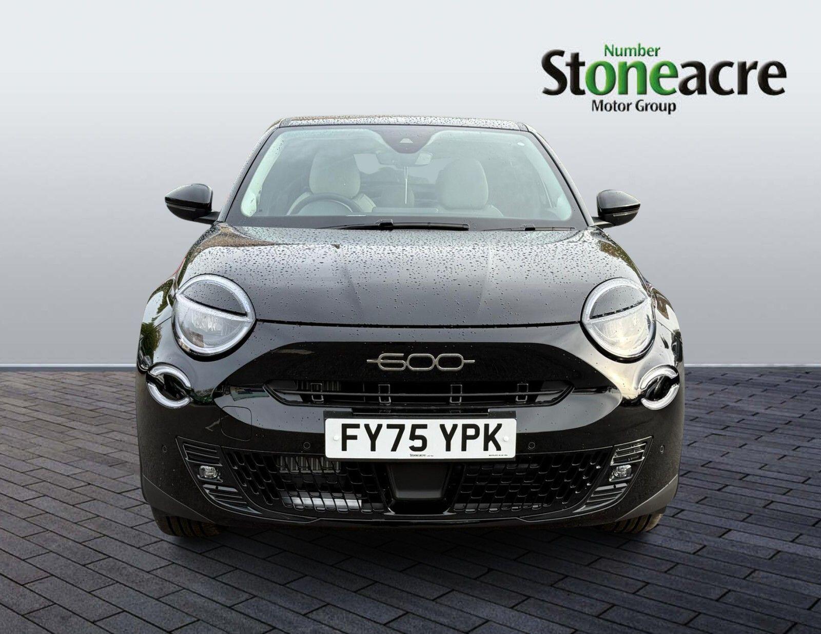 Fiat 600 1.2 MHEV La Prima e-DCT Euro 6 (s/s) 5dr FY75YPK Image 2