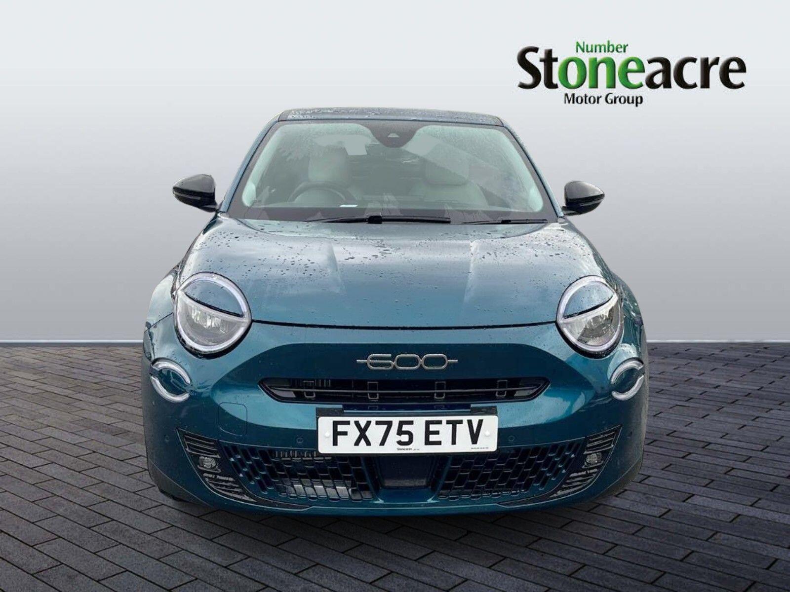 Fiat 600 1.2 MHEV La Prima e-DCT Euro 6 (s/s) 5dr FX75ETV Image 2