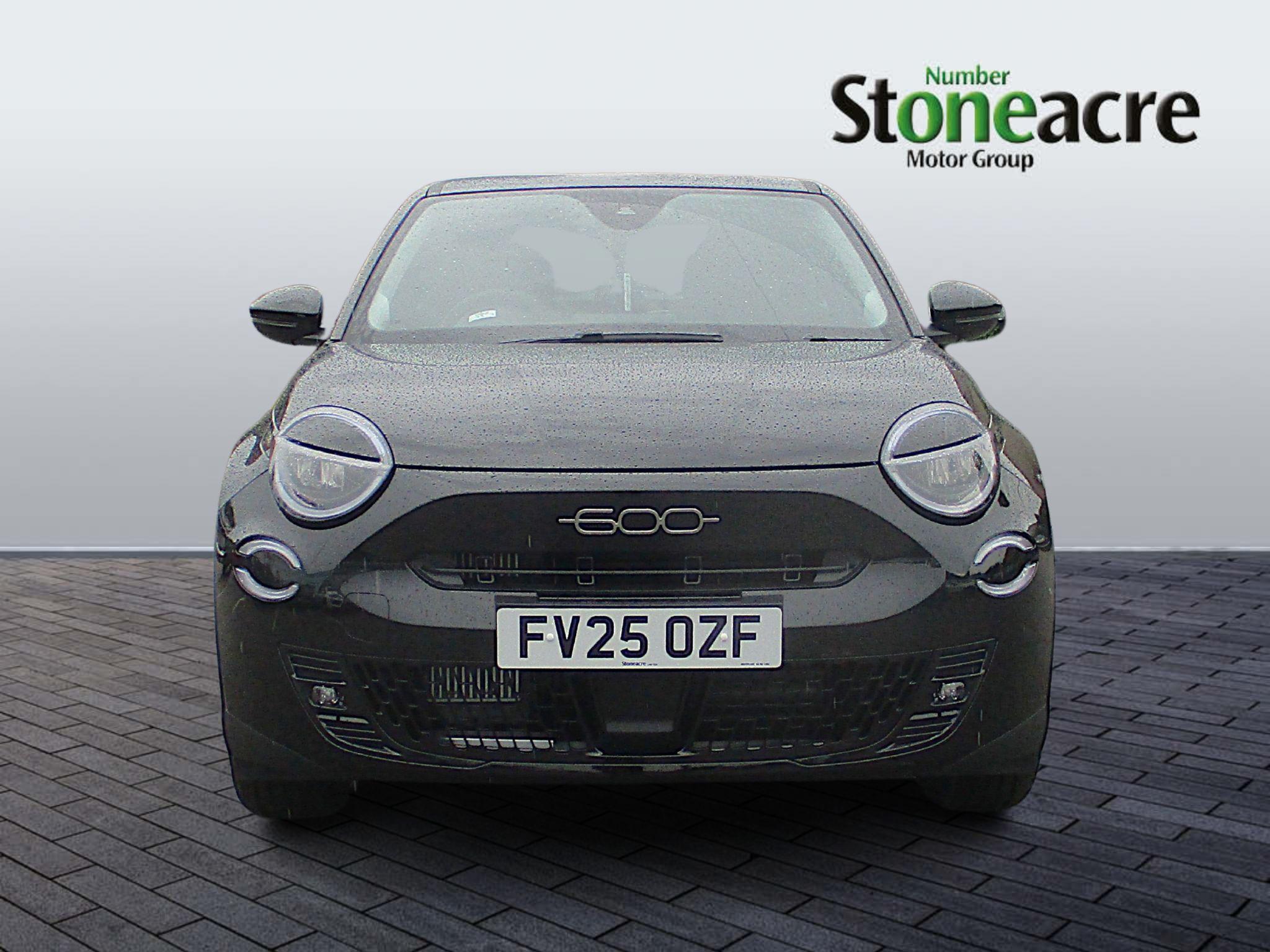 Fiat 600 1.2 MHEV e-DCT Euro 6 (s/s) 5dr FV25OZF Image 2