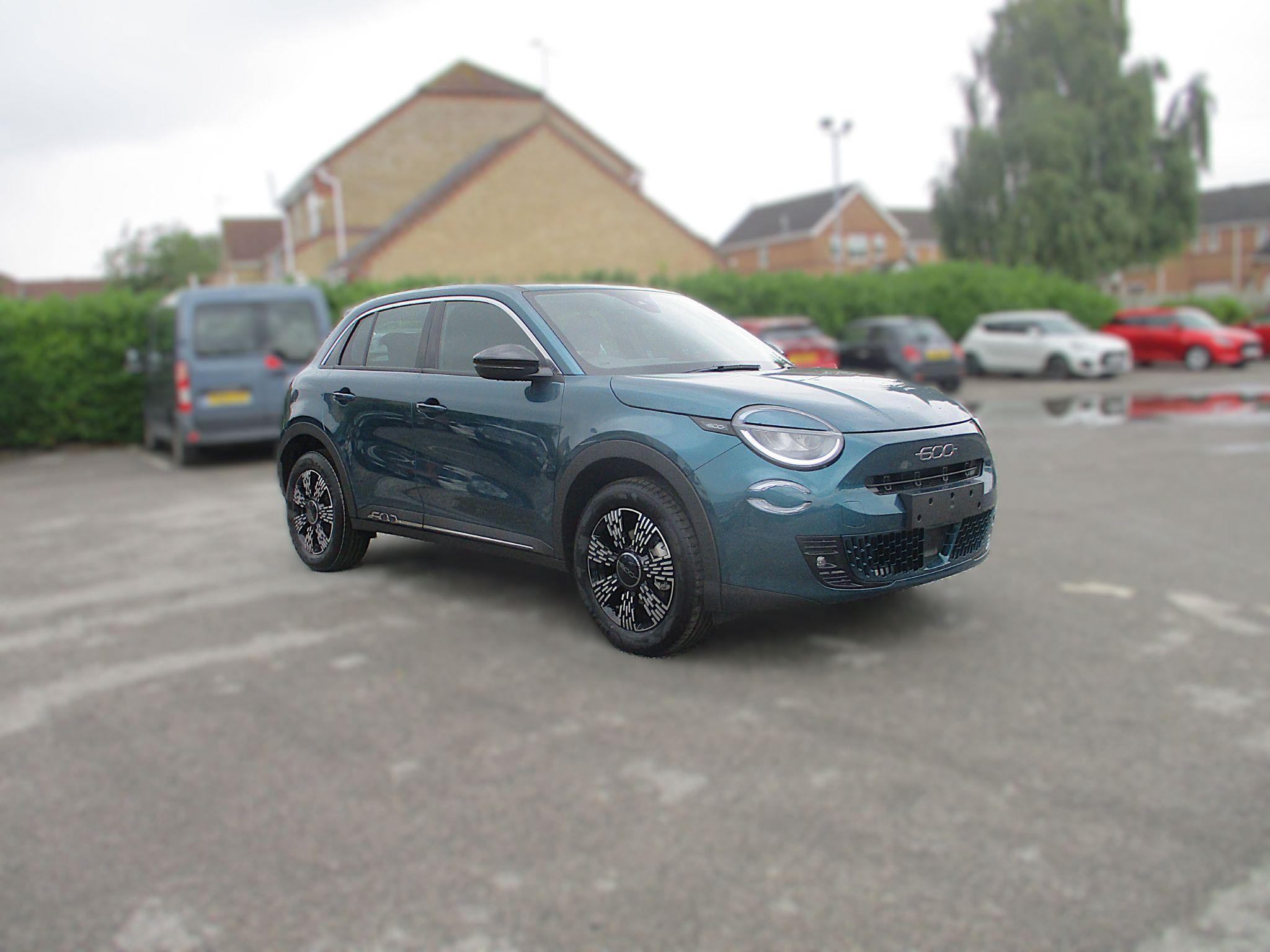 Fiat 600 1.2 MHEV e-DCT Euro 6 (s/s) 5dr null Image 1