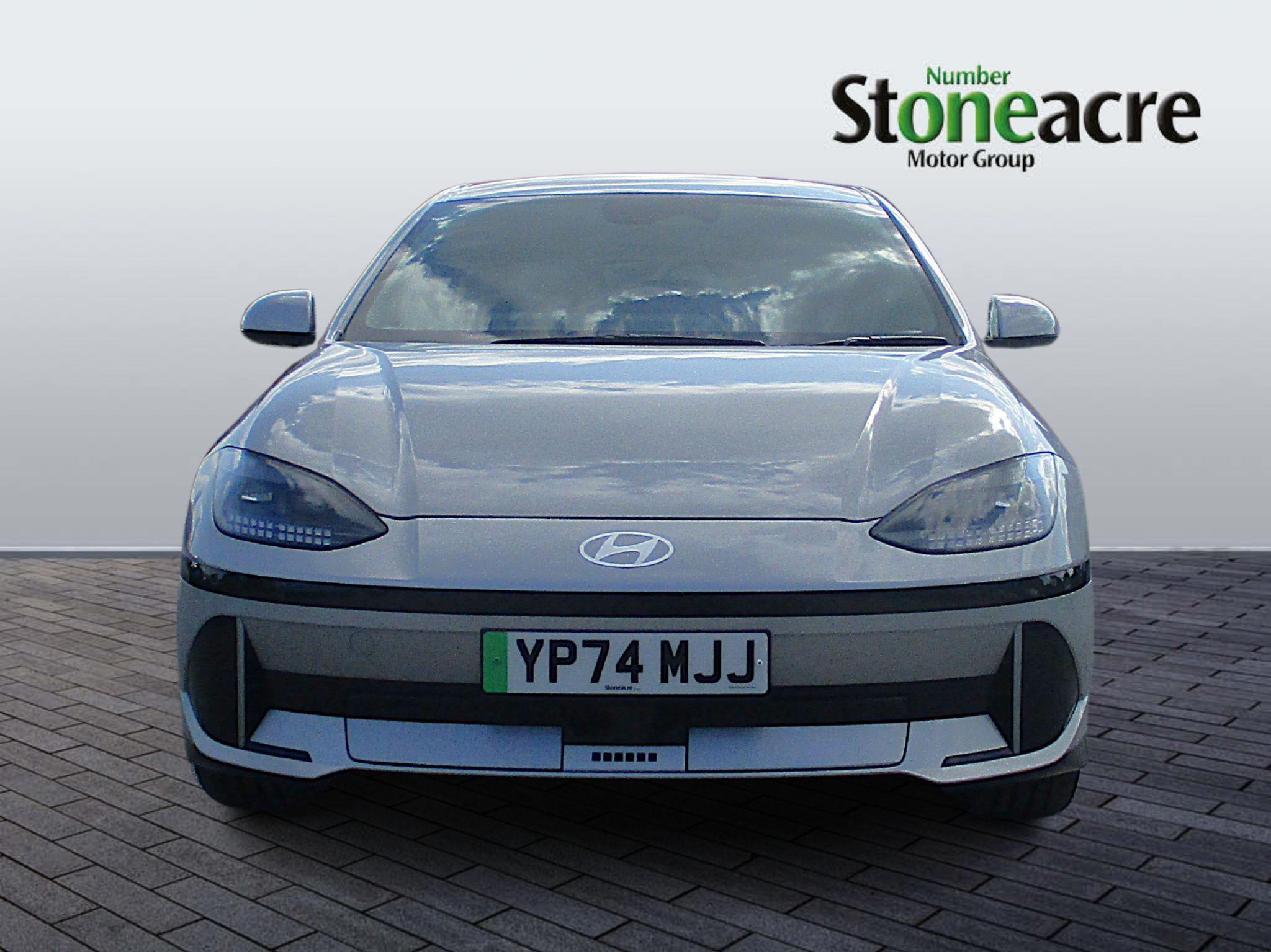 Hyundai IONIQ 6 77.4kWh Premium Auto AWD 4dr YP74MJJ Image 2