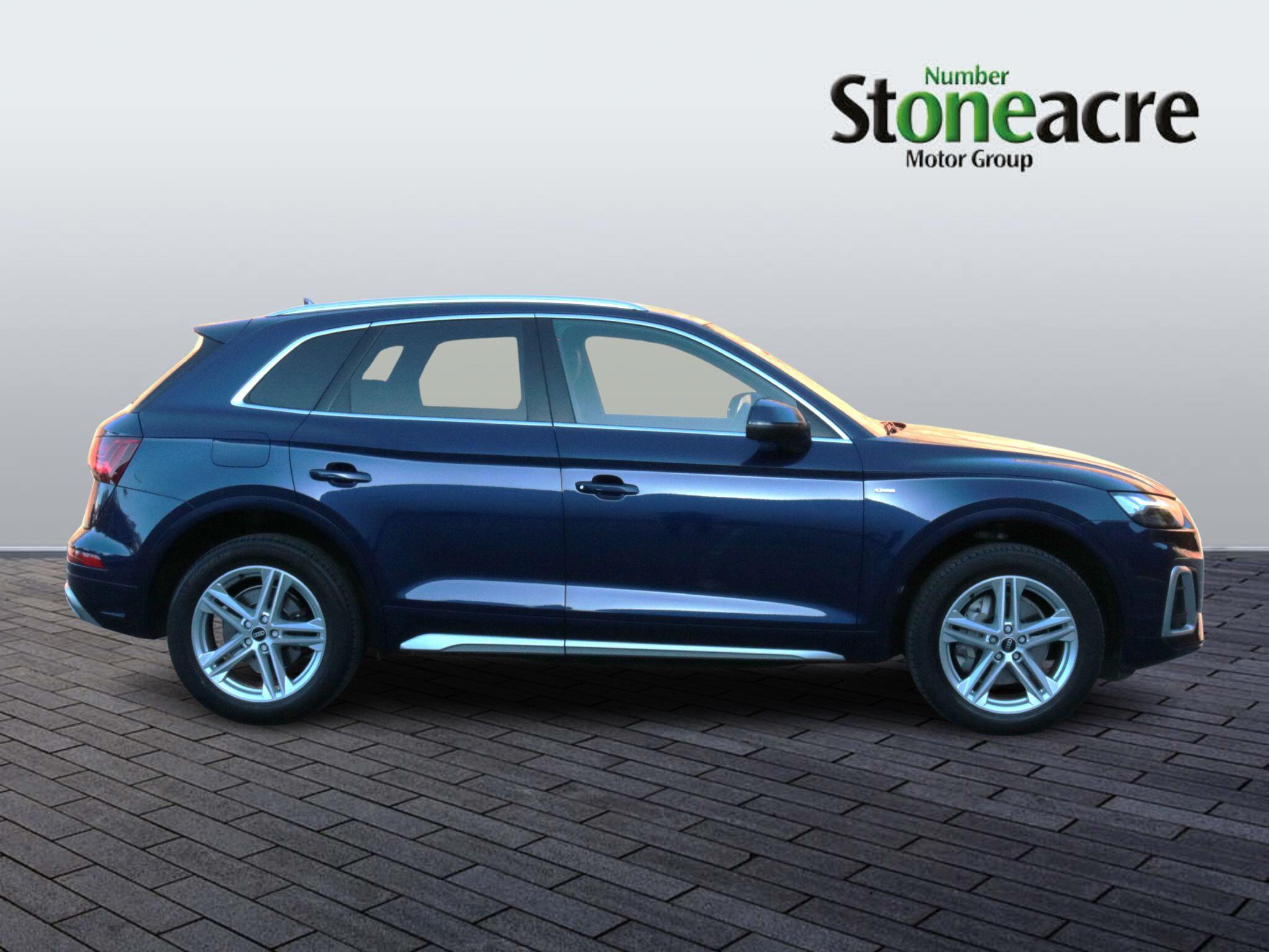 Audi Q5 2.0 TFSI 45 S line S Tronic quattro Euro 6 (s/s) 5dr MK22AOD Image 2