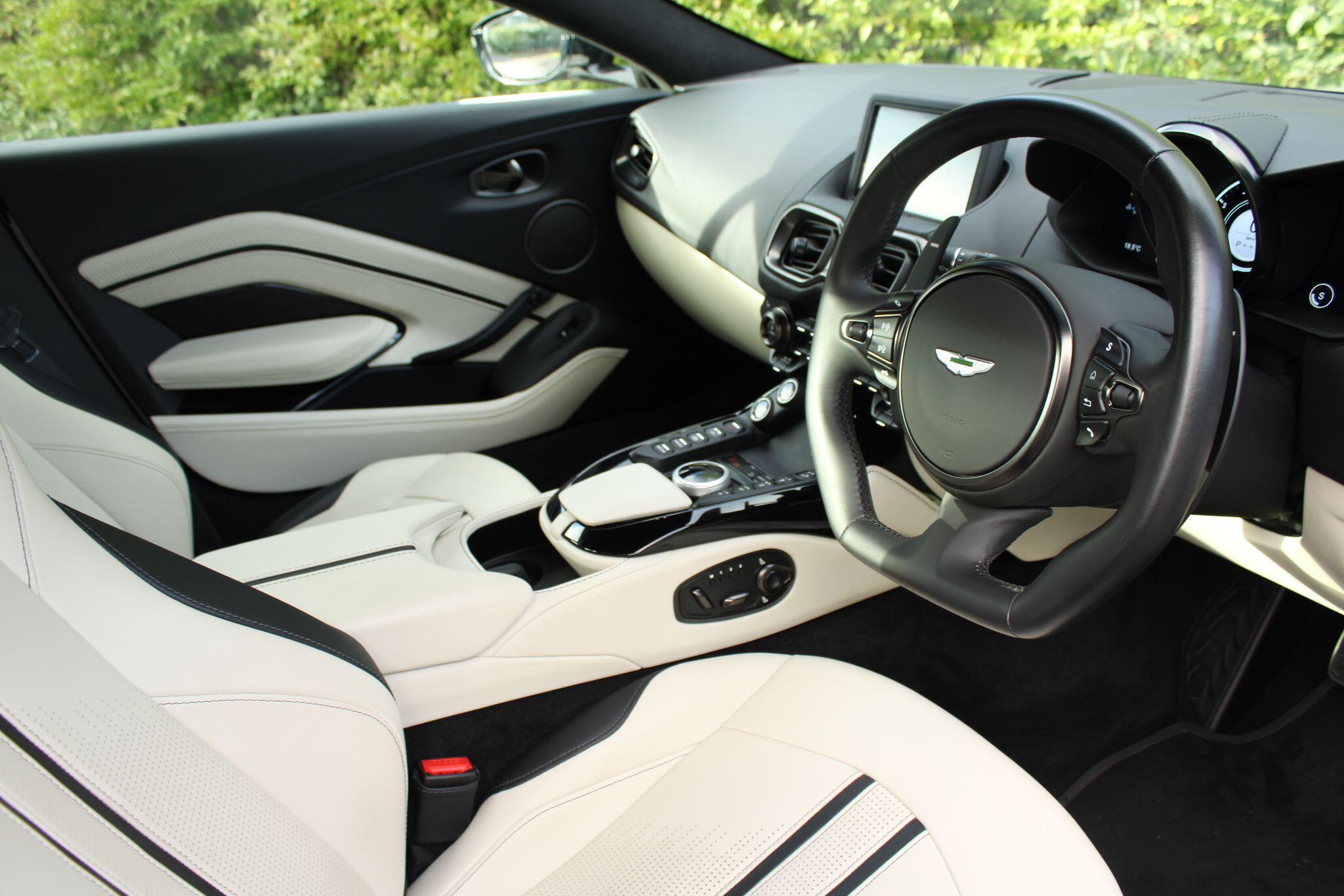 Aston Martin Vantage