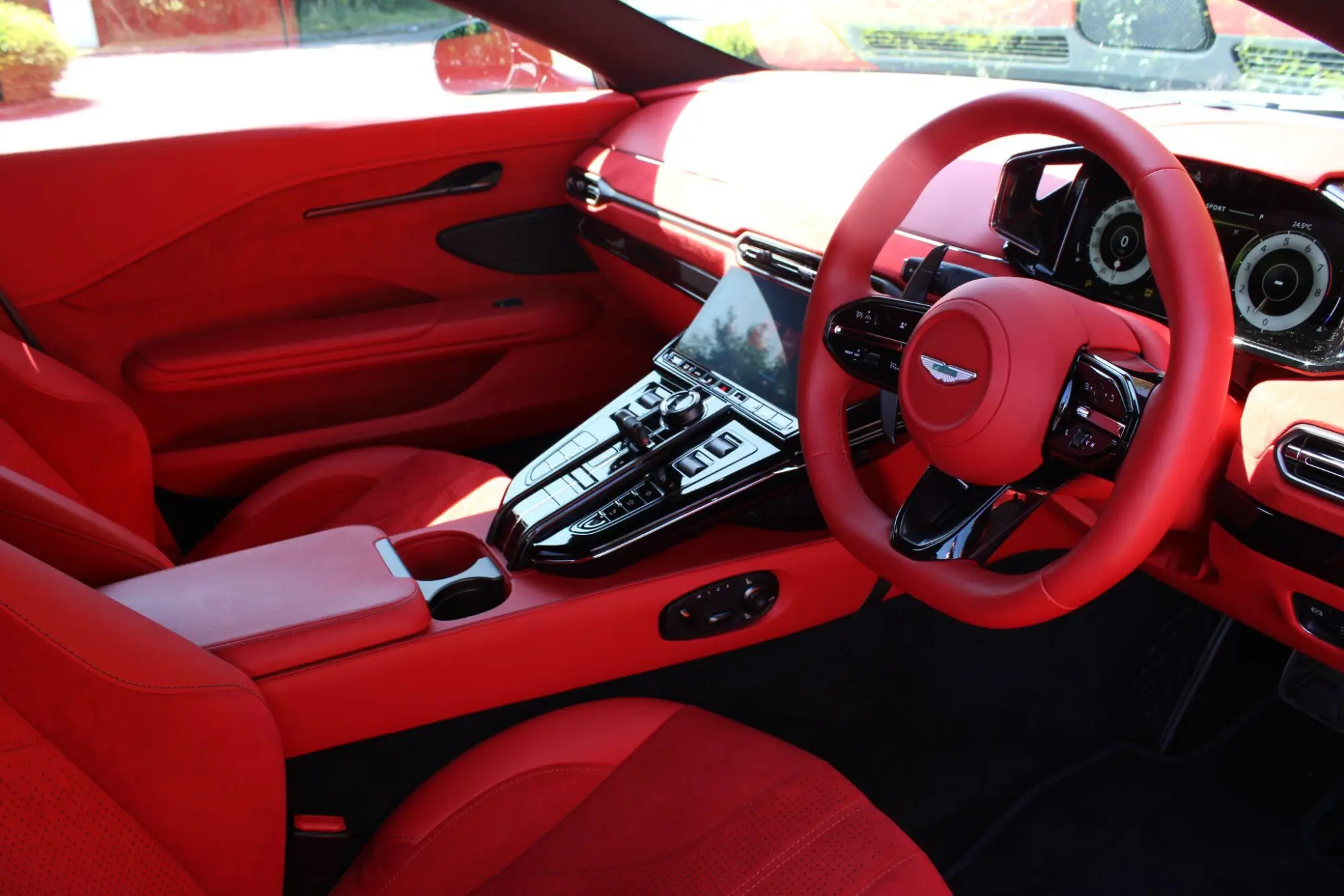 Aston Martin Vantage 4.0 V8 Auto Euro 6 2dr NA74ZHC Image 3