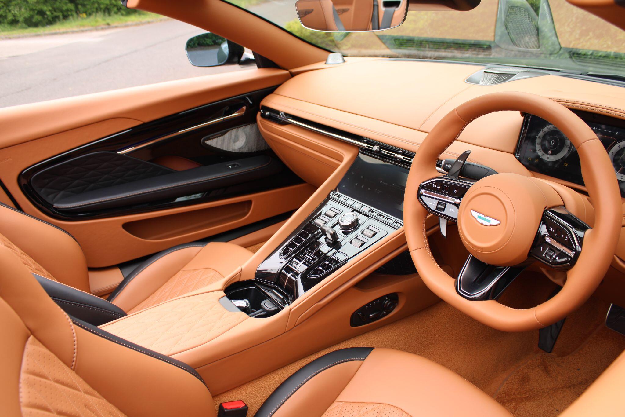 Aston Martin DB12 4.0 V8 Volante Auto Euro 6 (s/s) 2dr ND25ZZC Image 3