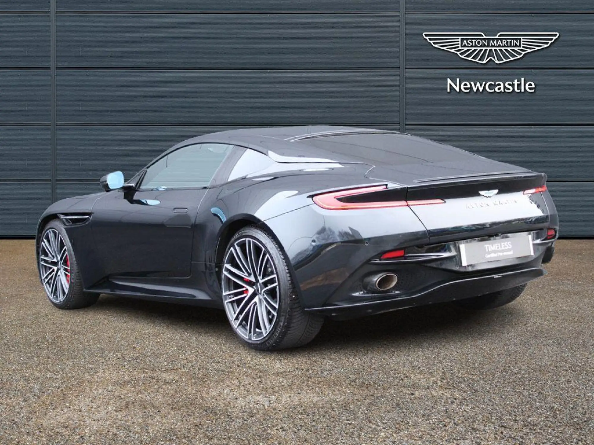 Aston Martin DB12 4.0 V8 Auto Euro 6 (s/s) 2dr NJ73FVV Image 2