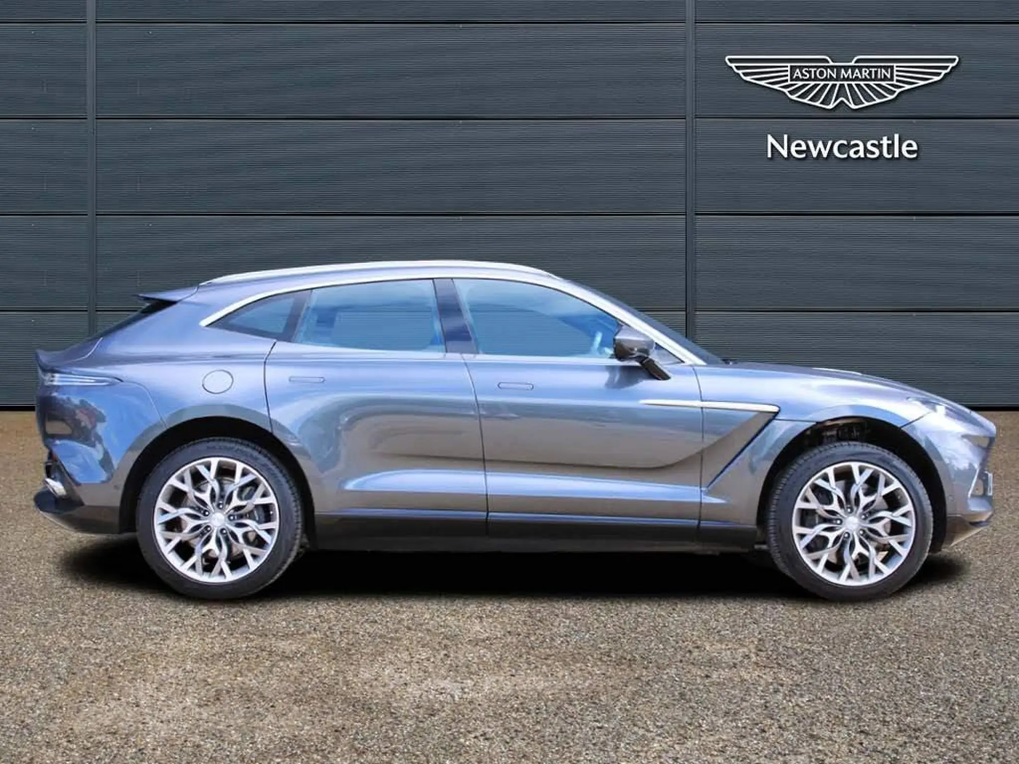 Aston Martin DBX V8 550 5dr Touchtronic NJ24EOZ Image 3