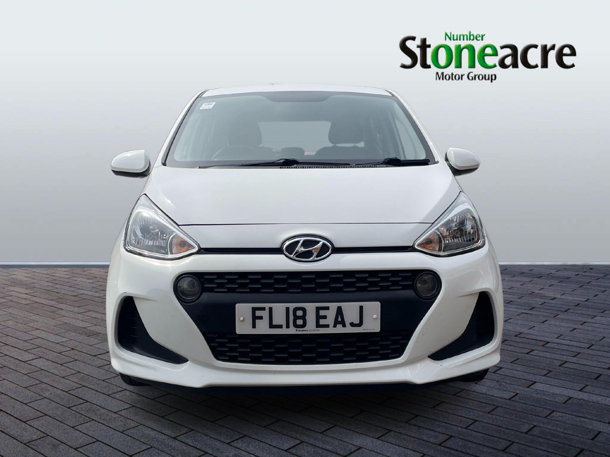 Hyundai i10 1.0 SE 5dr FL18EAJ Image 2
