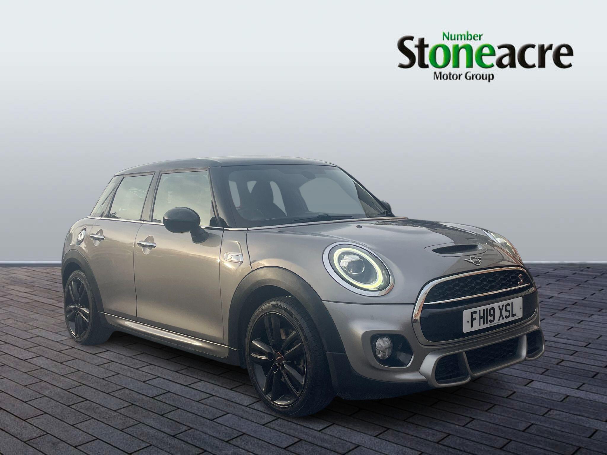 MINI Hatch 2.0 Cooper S Sport Euro 6 (s/s) 5dr FH19XSL Image 1