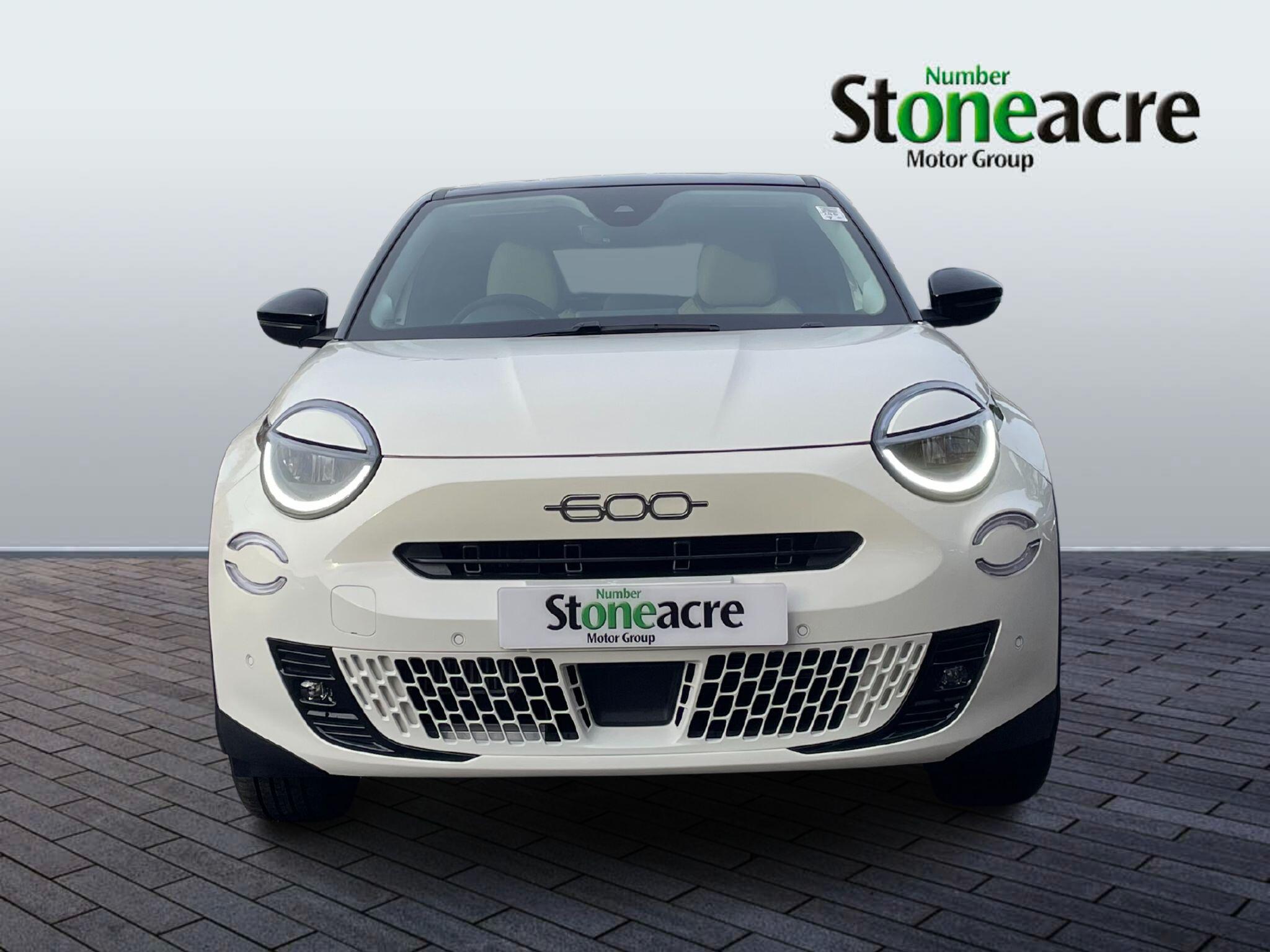 Fiat 600 1.2 MHEV La Prima e-DCT Euro 6 (s/s) 5dr FG75JKK Image 2